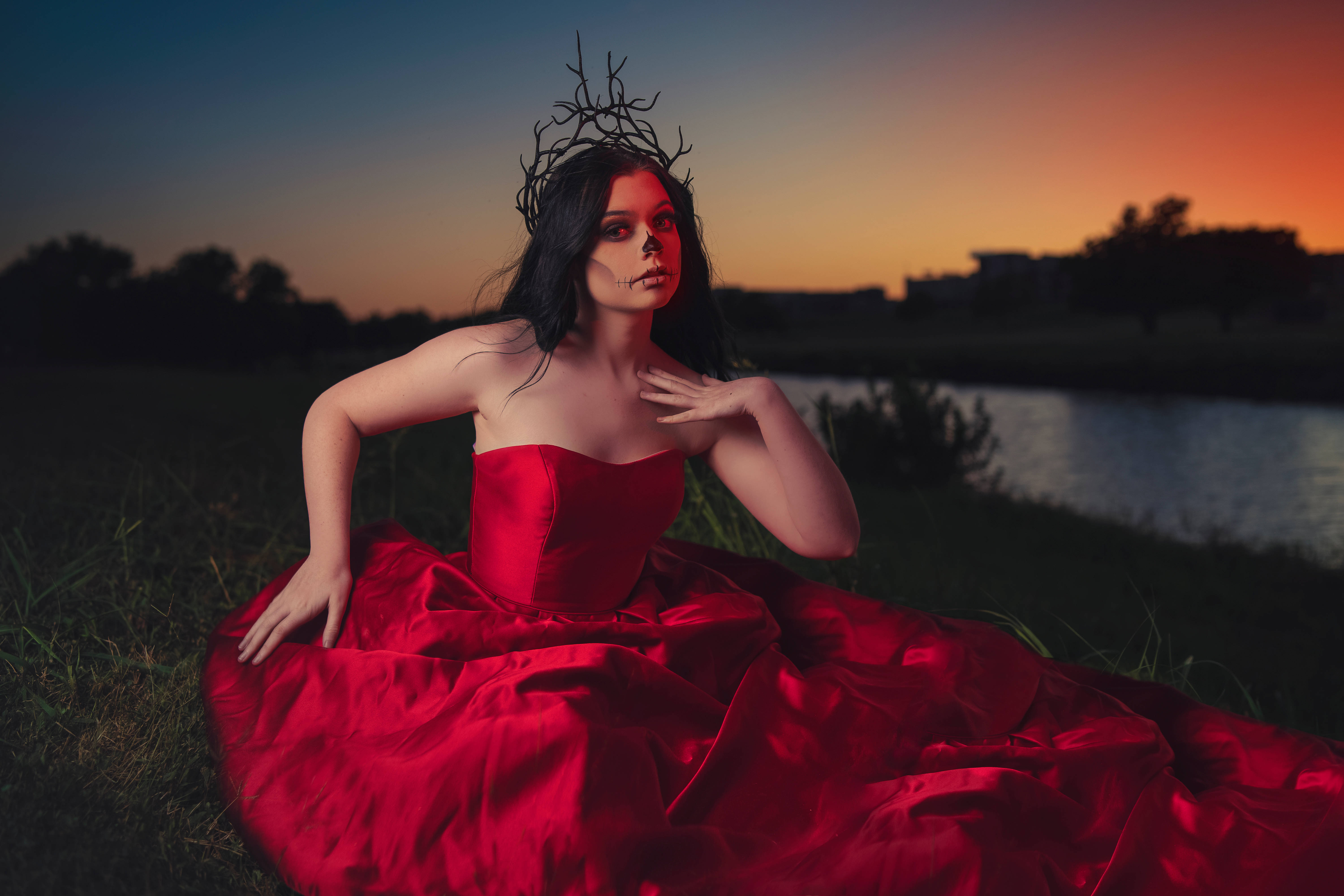Beautiful Princess, thorn crown, red gown, 5K Desktop Wallpaper