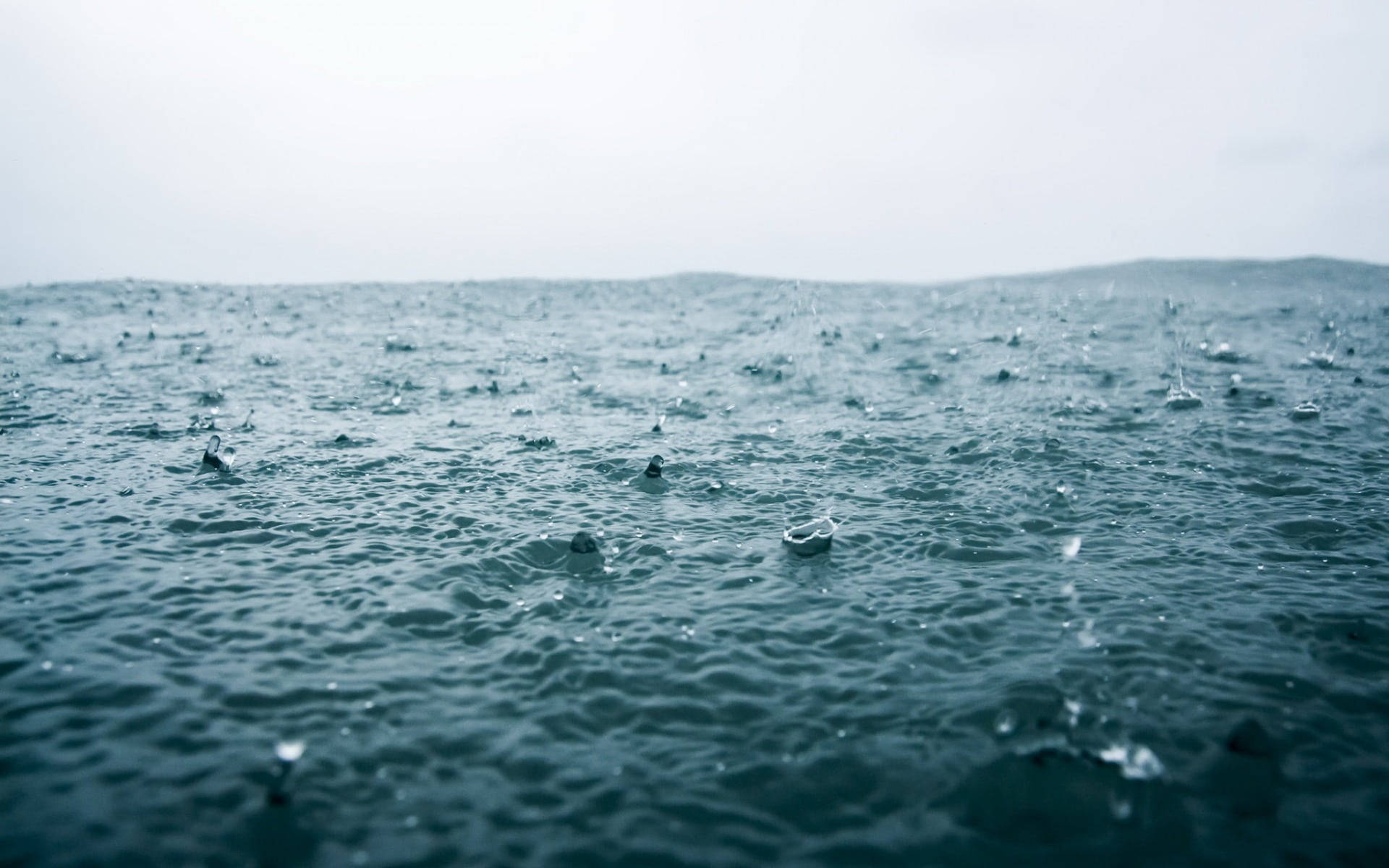 teal ocean, overcast sky, raindrops, Full HD Desktop Wallpaper