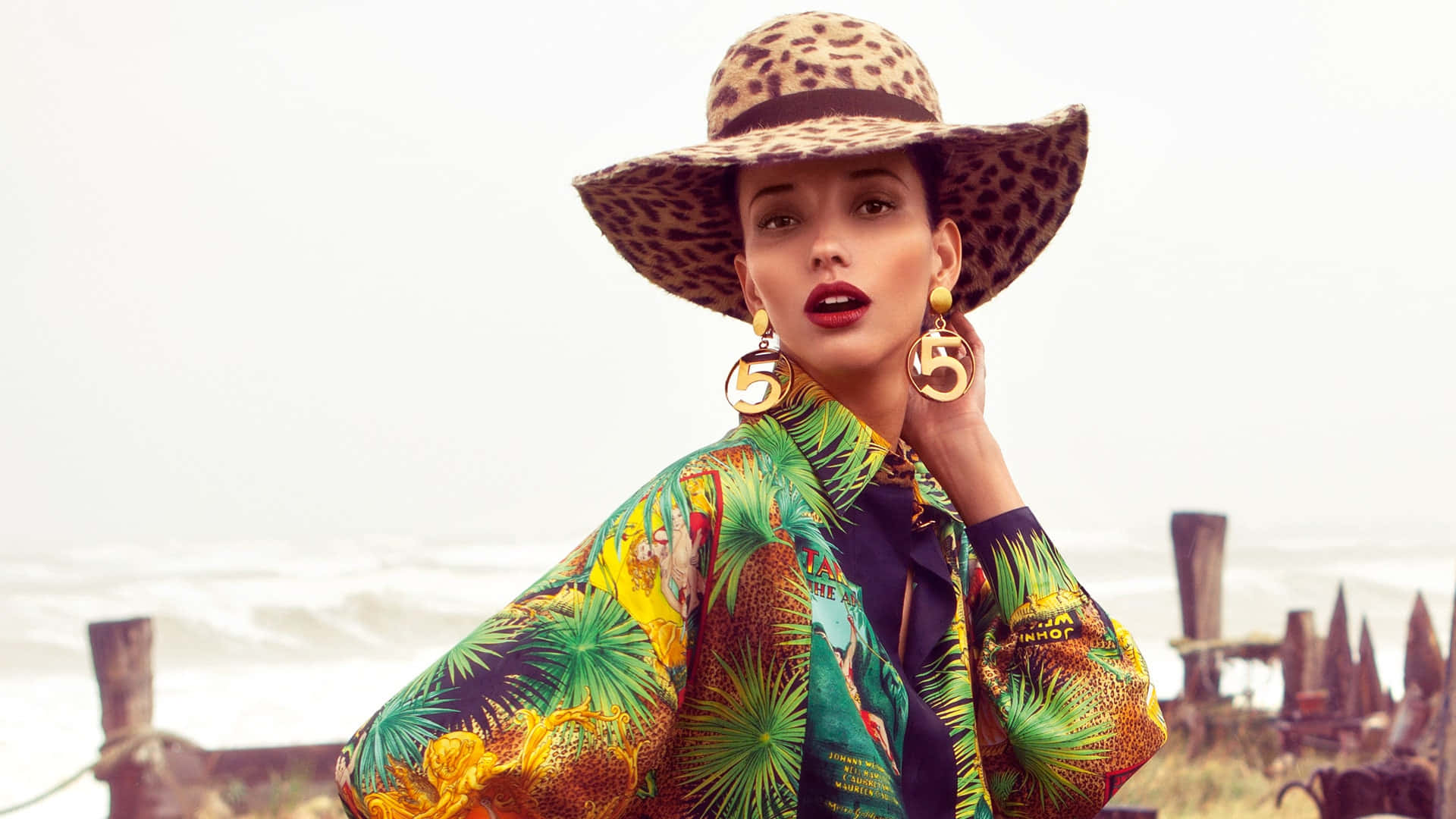 leopard-print hat, vibrant tropical print jacket, ocean, Full HD Desktop Wallpaper