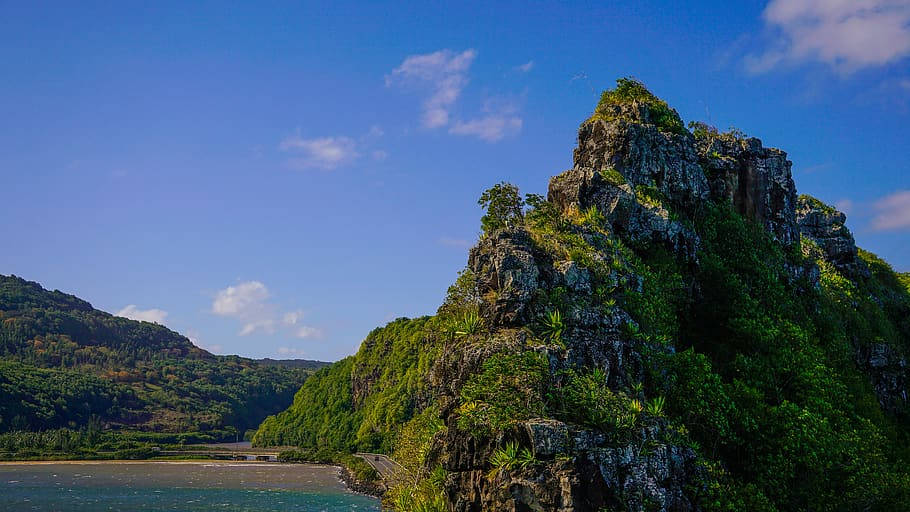 mountainside, rugged rocky cliff, lush greenery, SD Desktop Wallpaper