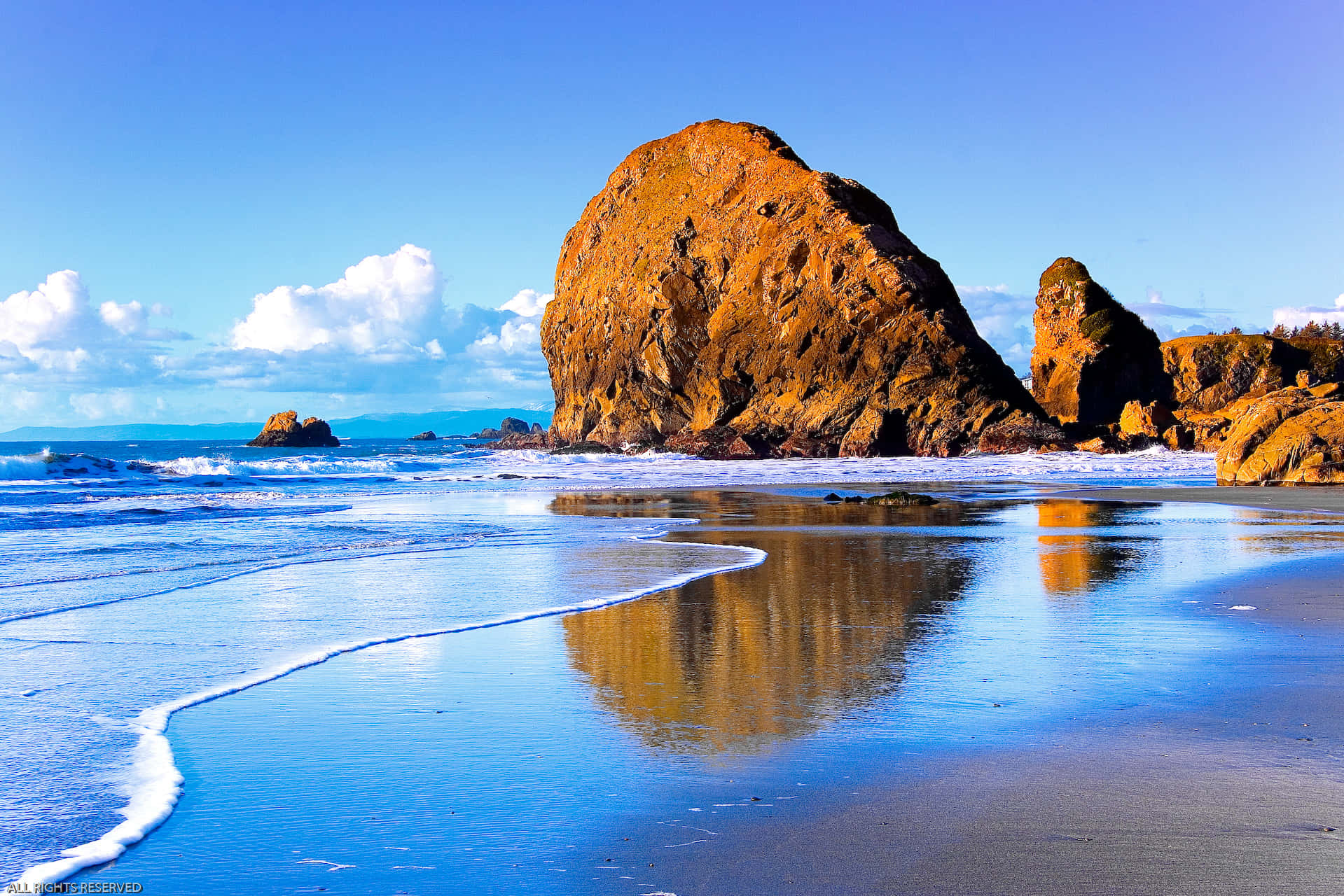 golden rock formations, wet sandy beach, ocean waves, HD Desktop Wallpaper