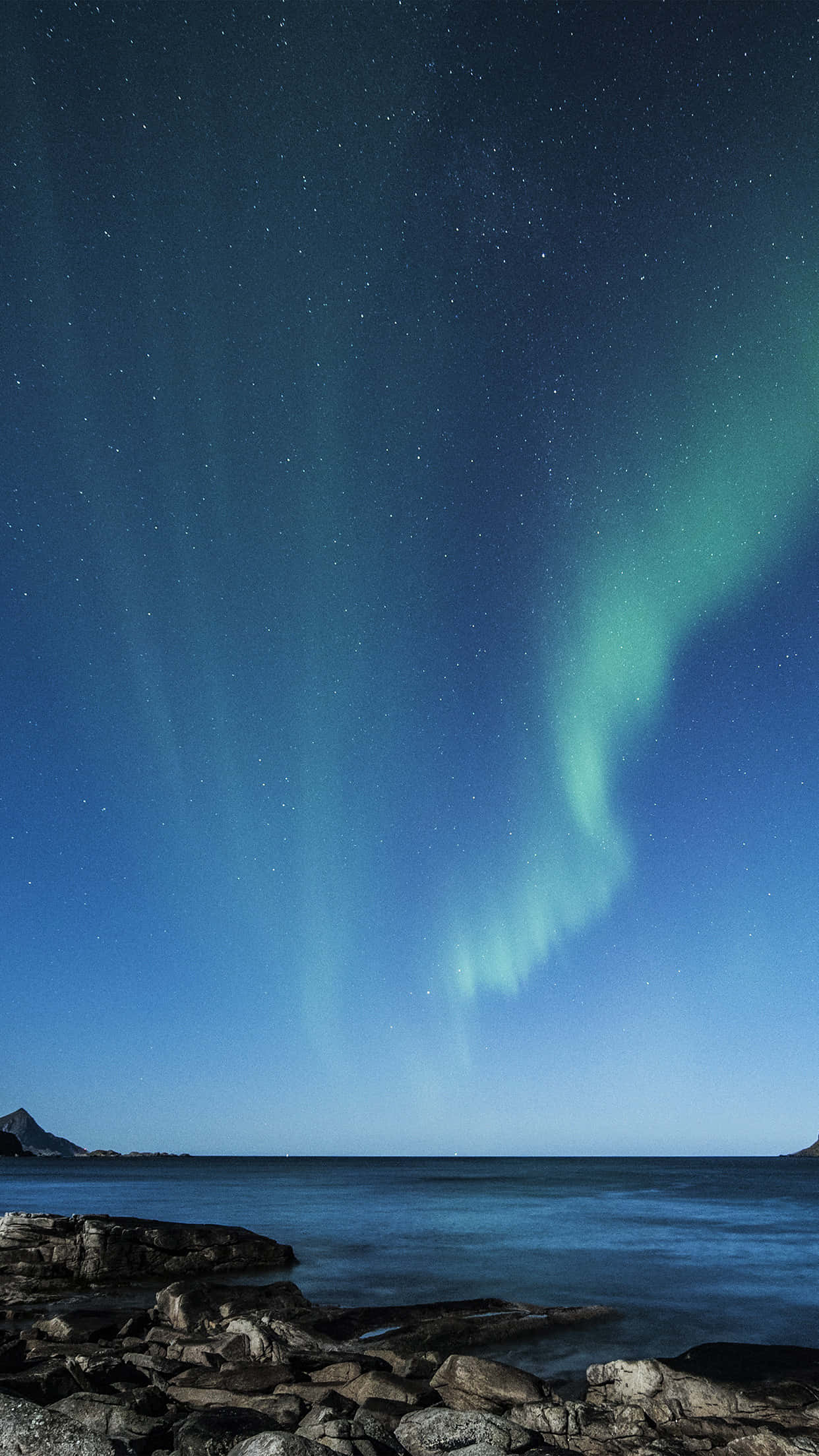 aurora, starry night sky, calm ocean, Full HD Phone Wallpaper