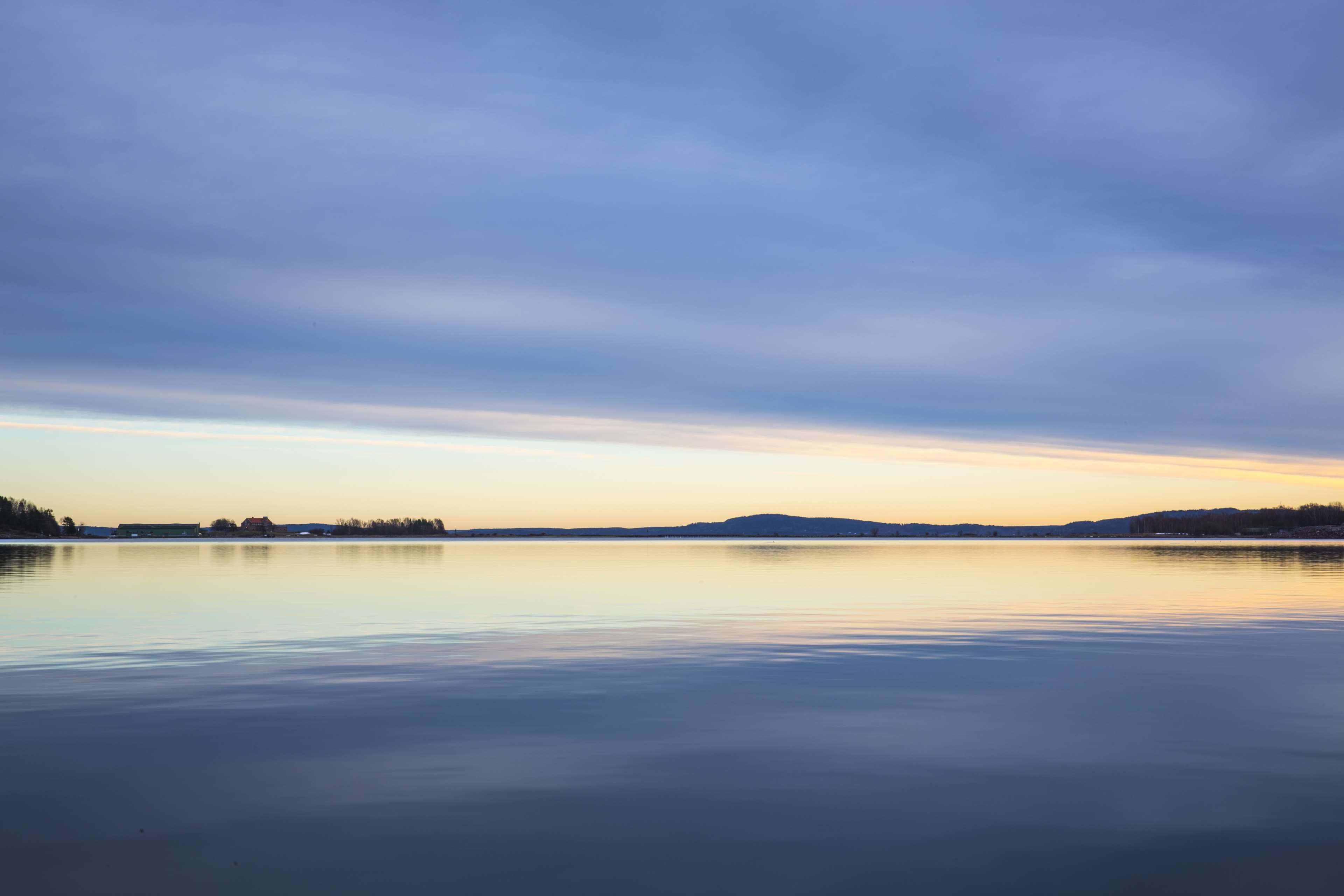 placid lake, sunrise, soft gradient sky, 4K Desktop Wallpaper