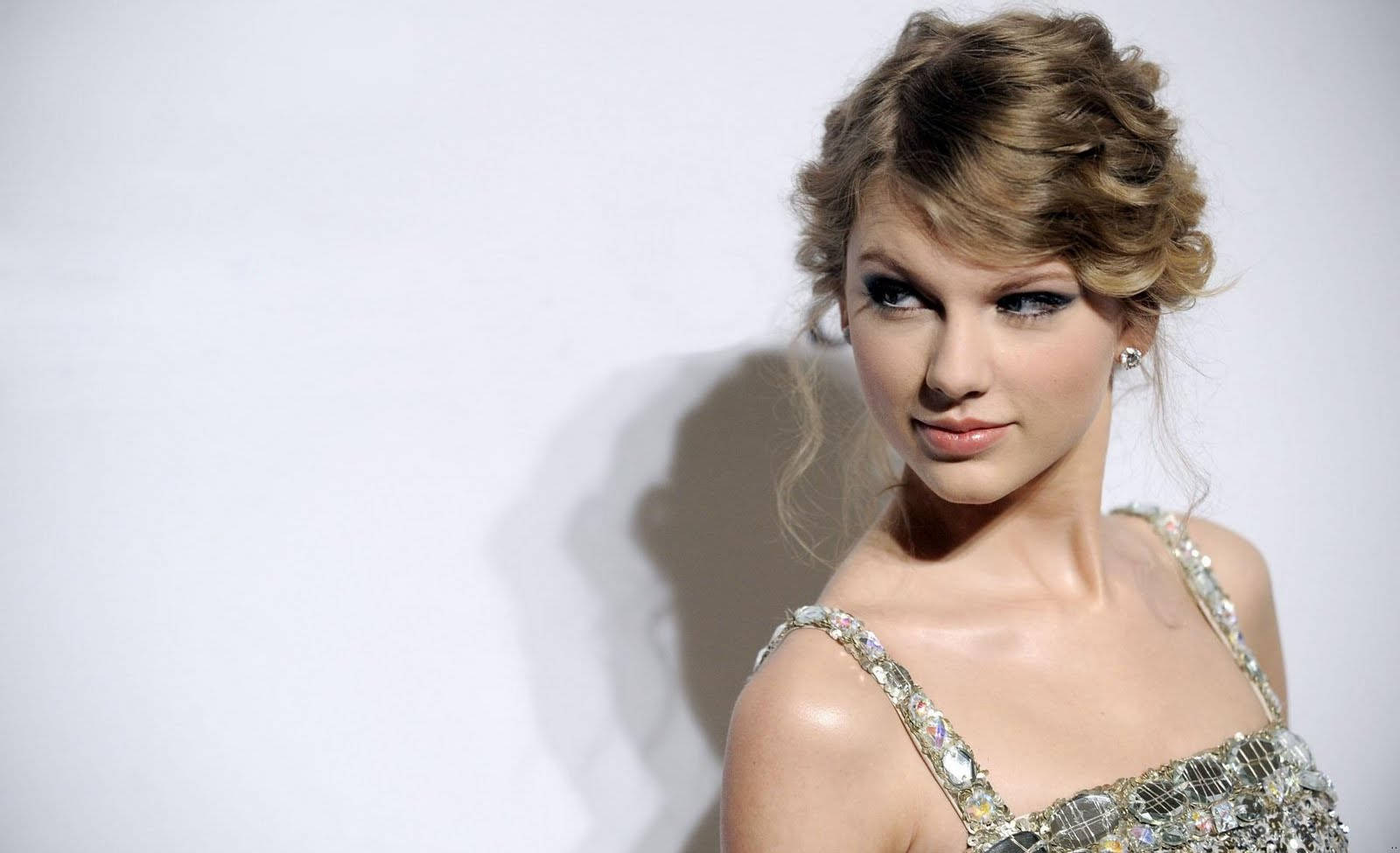 beautiful teenage girl, diamond, sparkling silver dress, HD Desktop Wallpaper