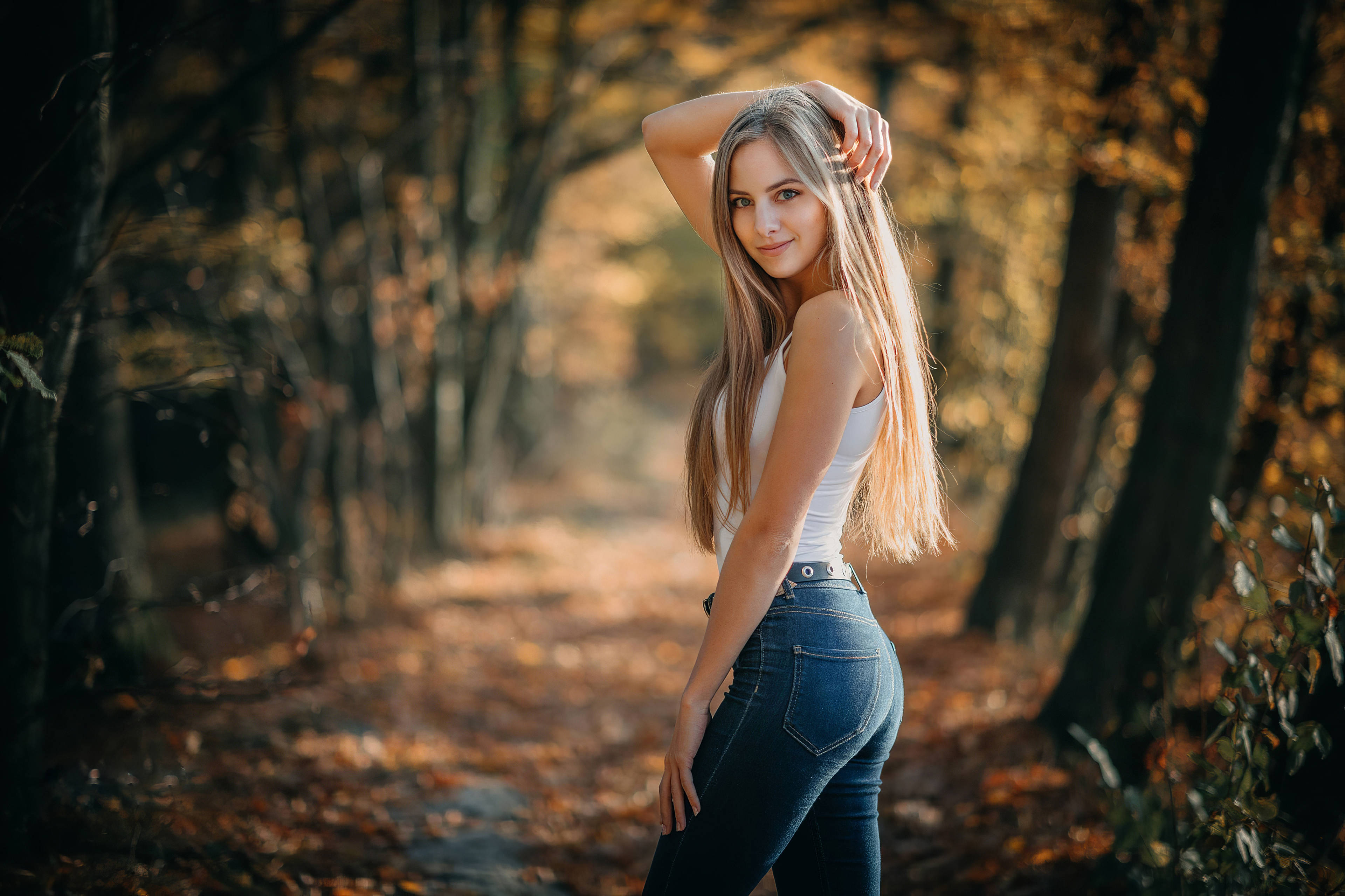 beautiful blondes, sunlit autumn forest, long blonde hair, 4K Desktop Wallpaper