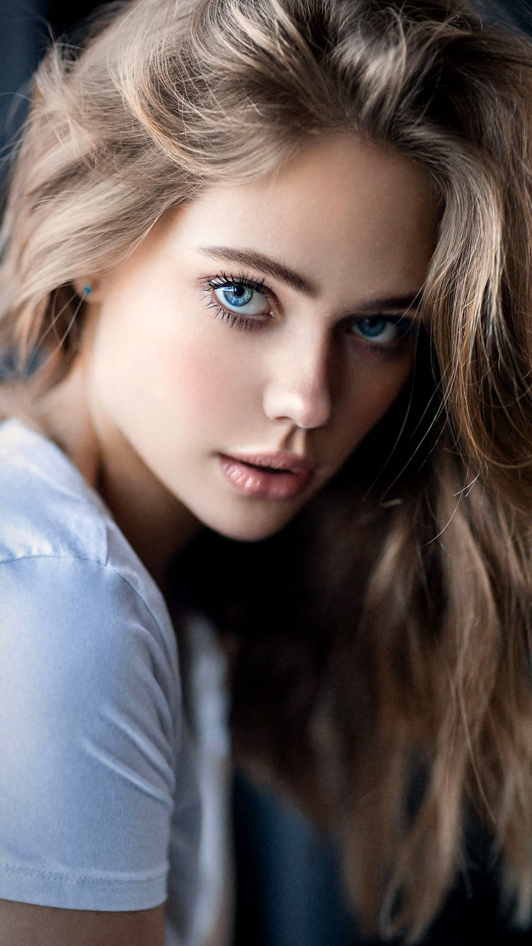 young woman, striking blue eyes, wavy blonde hair, Full HD Phone Wallpaper
