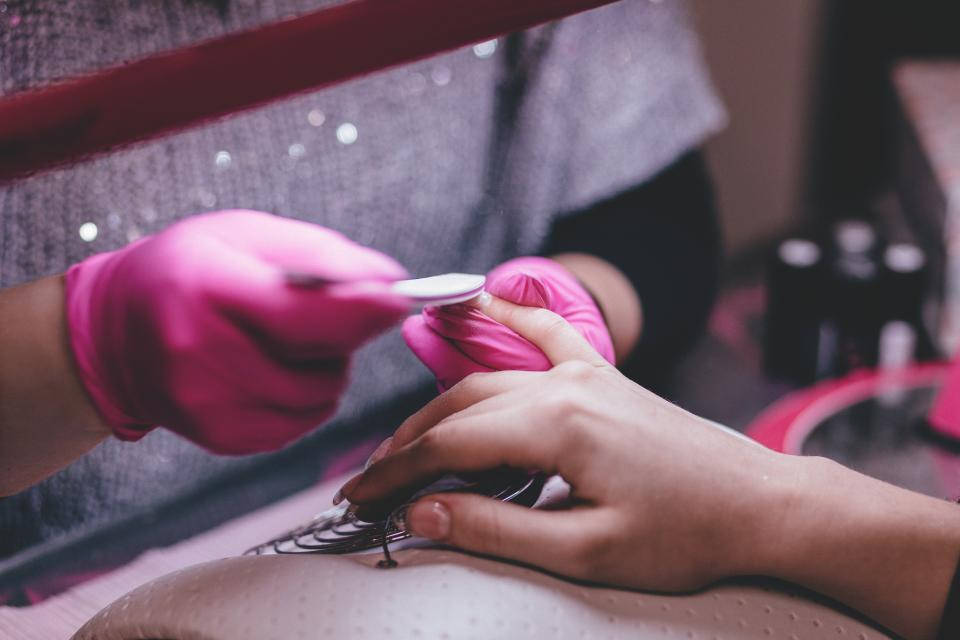 Beauty Salon, pink gloves, red lamp, SD Desktop Wallpaper