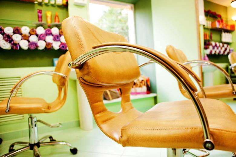 tan leather salon chairs, chrome frames, bright green hair salon, SD Desktop Wallpaper