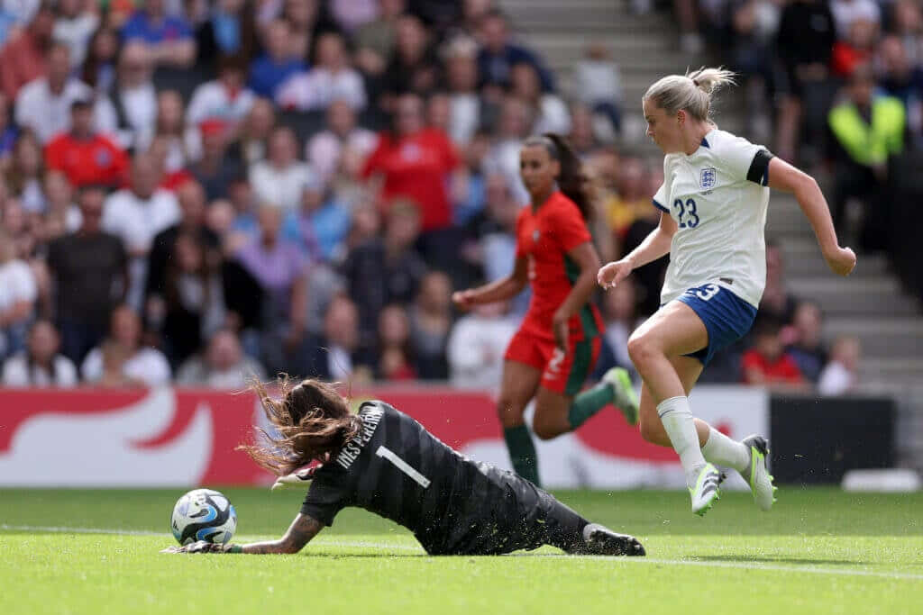 Becky Sauerbrunn, white, goalkeeper, SD Desktop Wallpaper