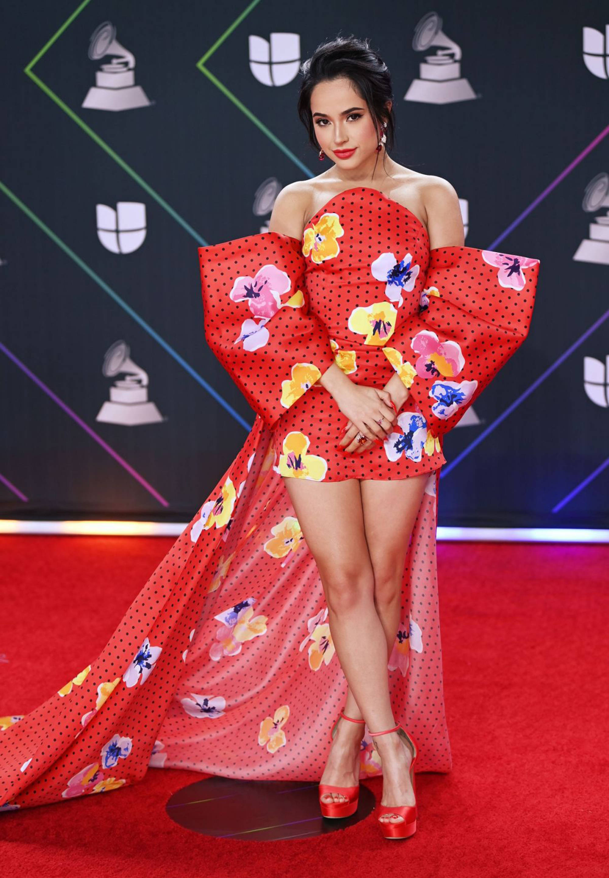 Becky G, 22nd Latin Awards, red carpet, 2K Phone Wallpaper