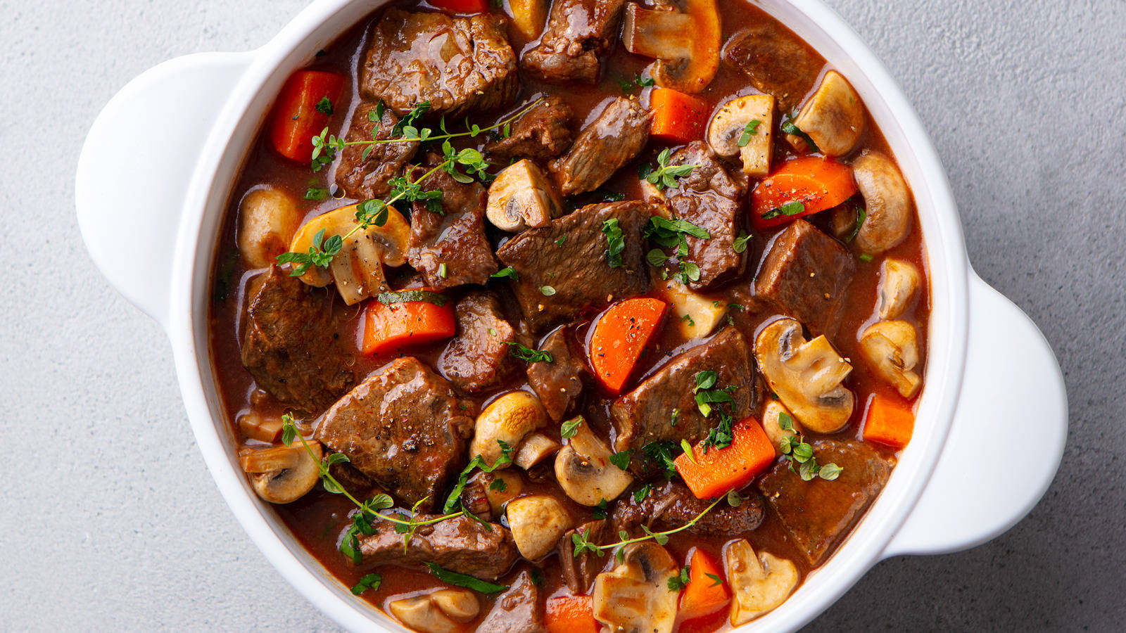 Beef Bourguignon, carrots, mushrooms, HD Desktop Wallpaper