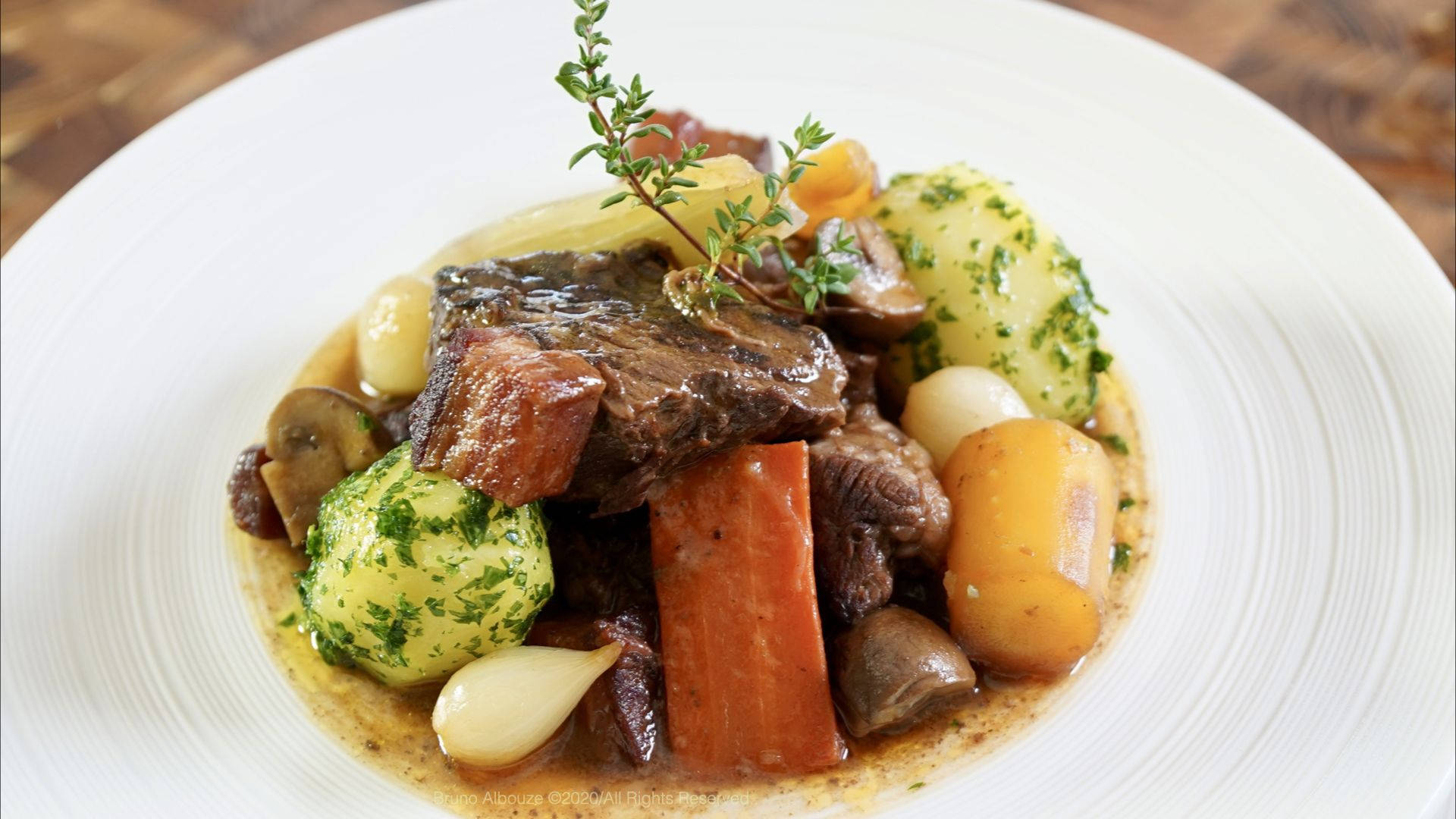 Beef Bourguignon, white plate, rustic wooden background, Full HD Desktop Wallpaper
