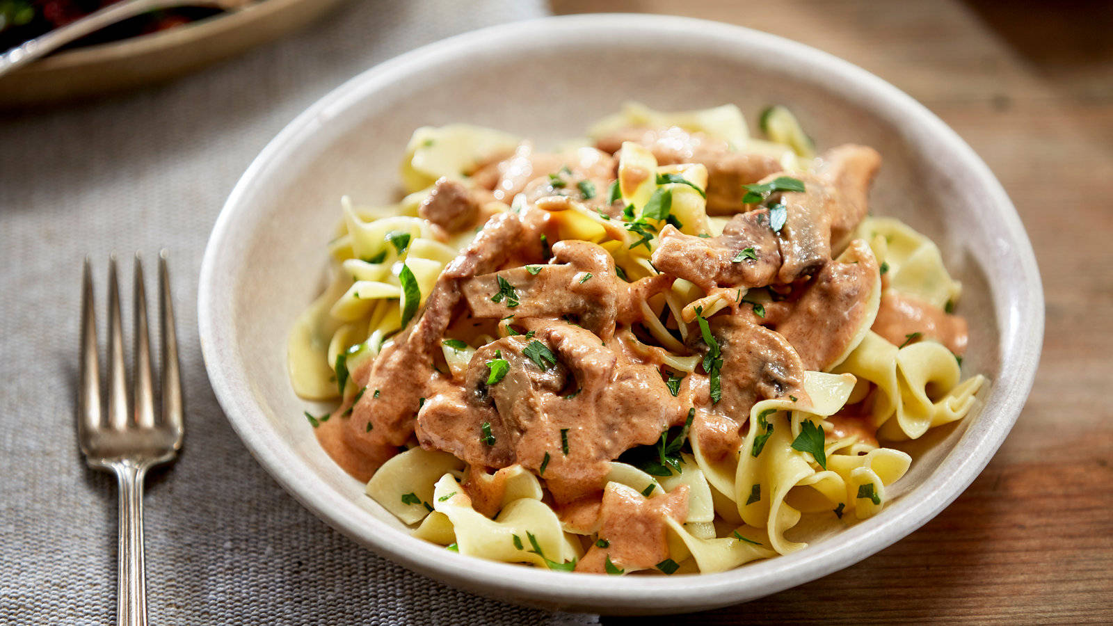 Beef Stroganoff, pasta, creamy mushroom sauce, HD Desktop Wallpaper