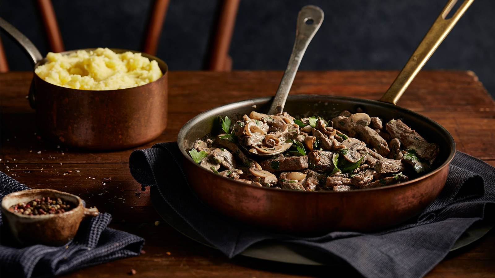 Beef Stroganoff, rustic copper skillet, dark cloth, HD Desktop Wallpaper