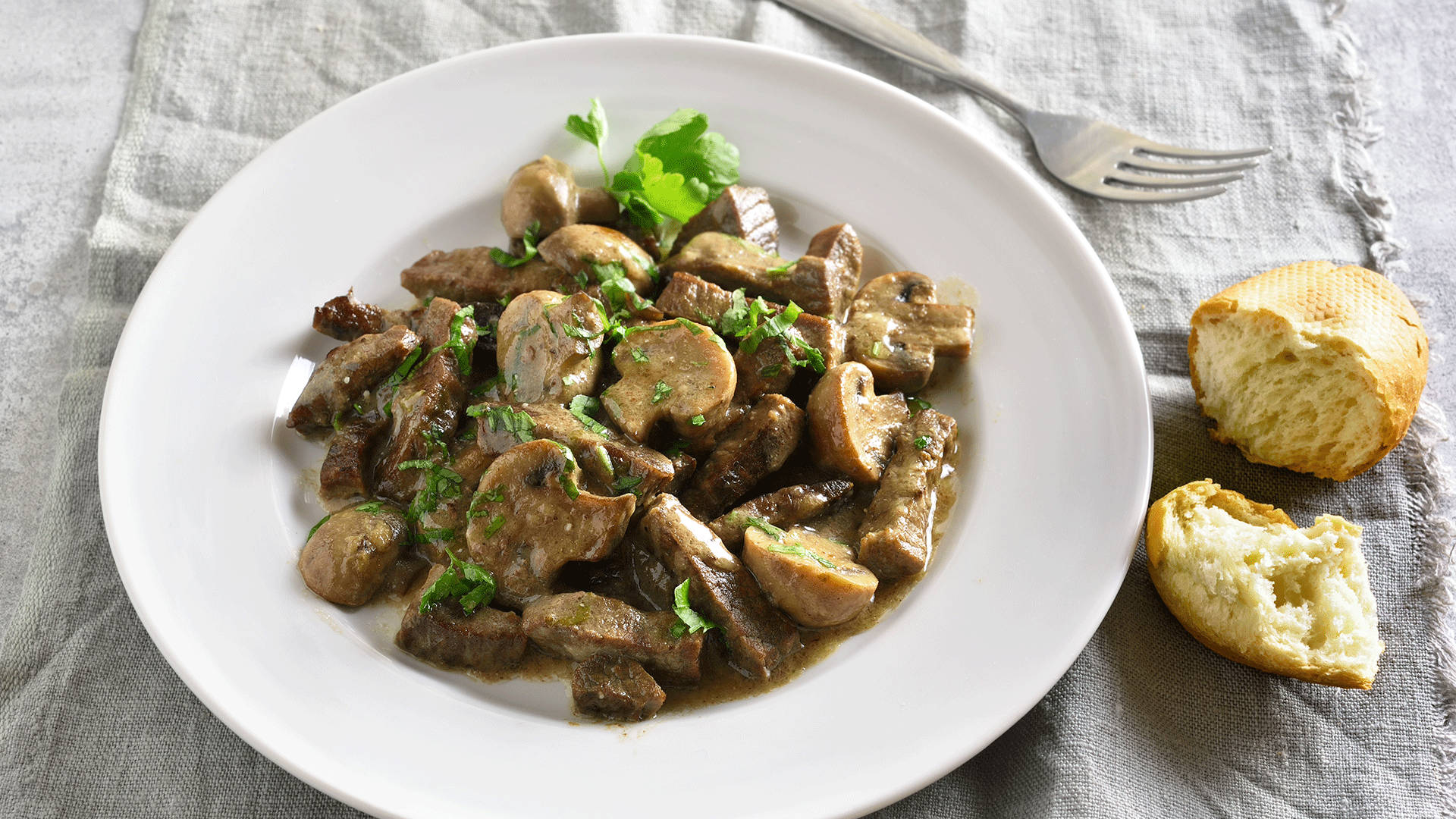 Beef Stroganoff, mushrooms, fresh parsley, Full HD Desktop Wallpaper
