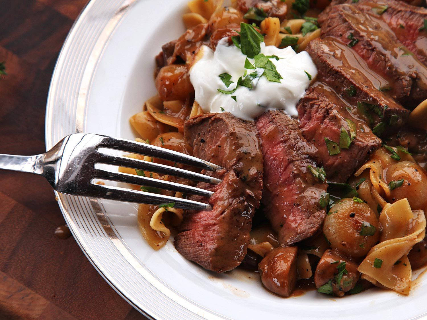 medium rare beef stroganoff, farfalle pasta, sour cream, HD Desktop Wallpaper