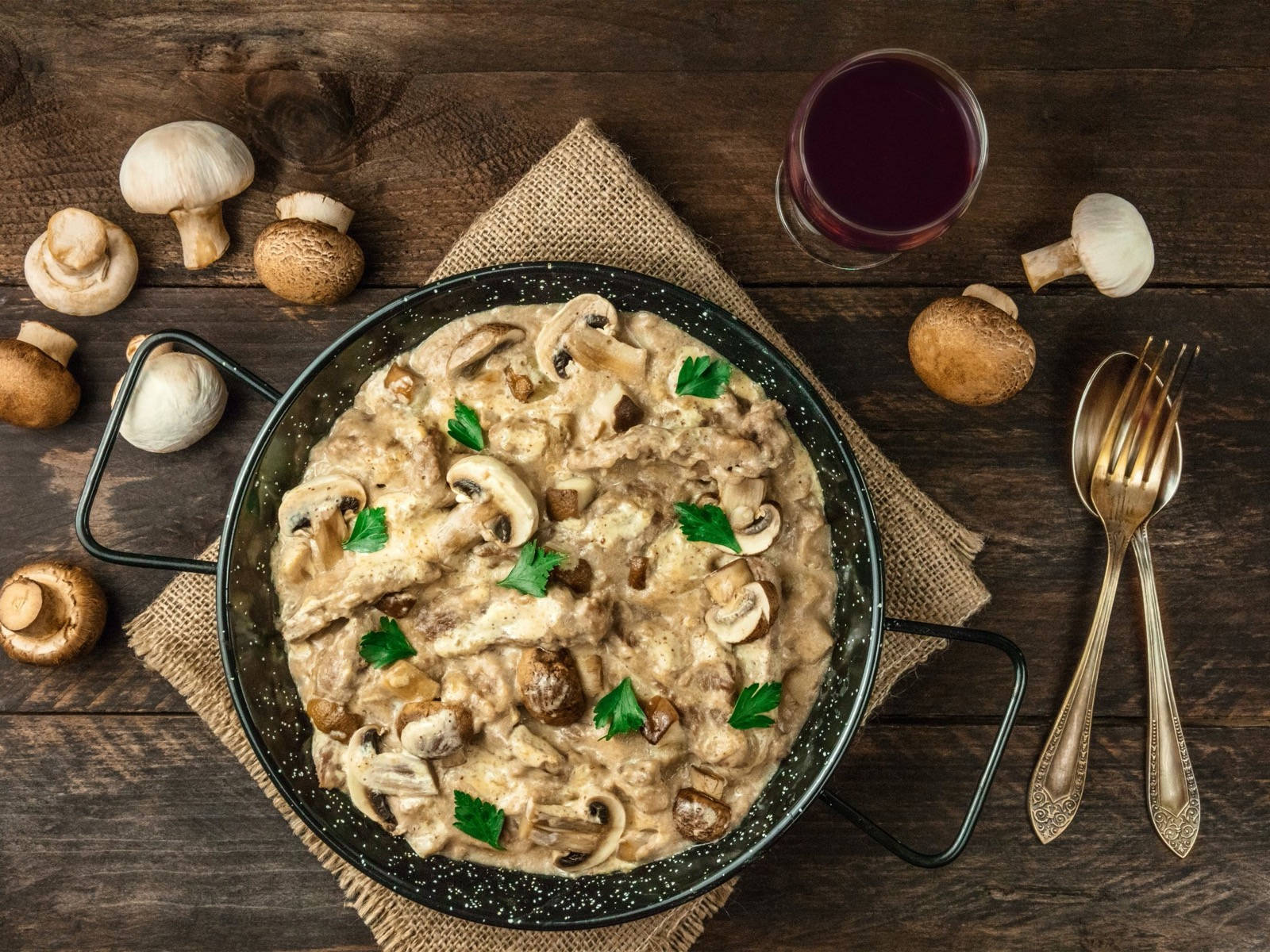 Creamy Beef Stroganoff With Mushrooms, mushroom sauce, speckled pan, HD Desktop Wallpaper