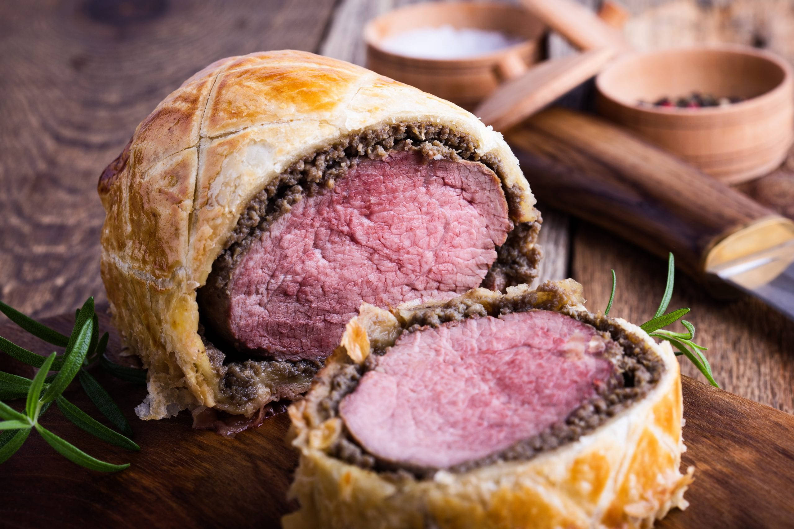 Beef Wellington, juicy pink meat, savory duxelles, 2K Desktop Wallpaper