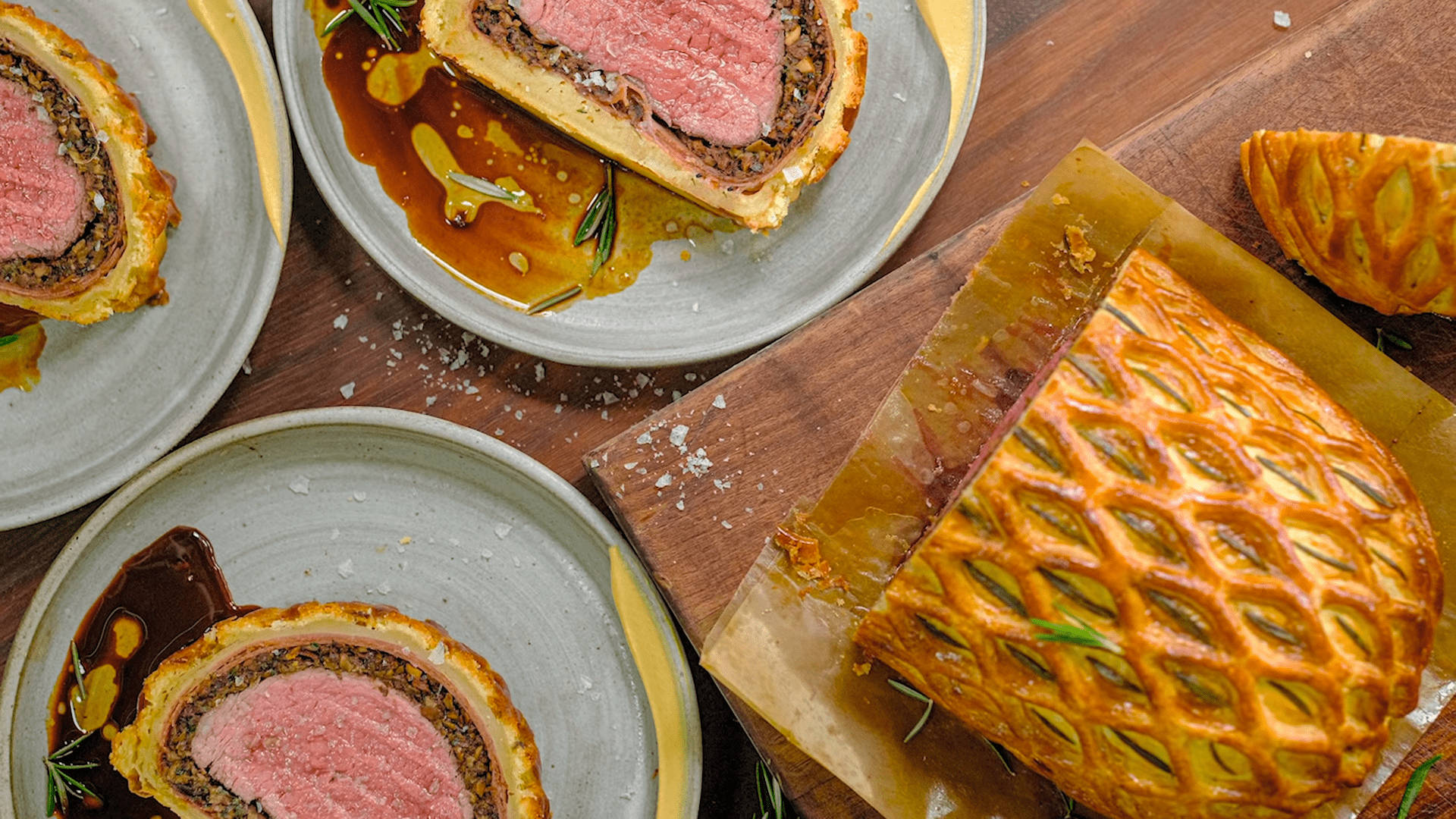 Beef Wellington, golden lattice crust, rich jus, Full HD Desktop Wallpaper