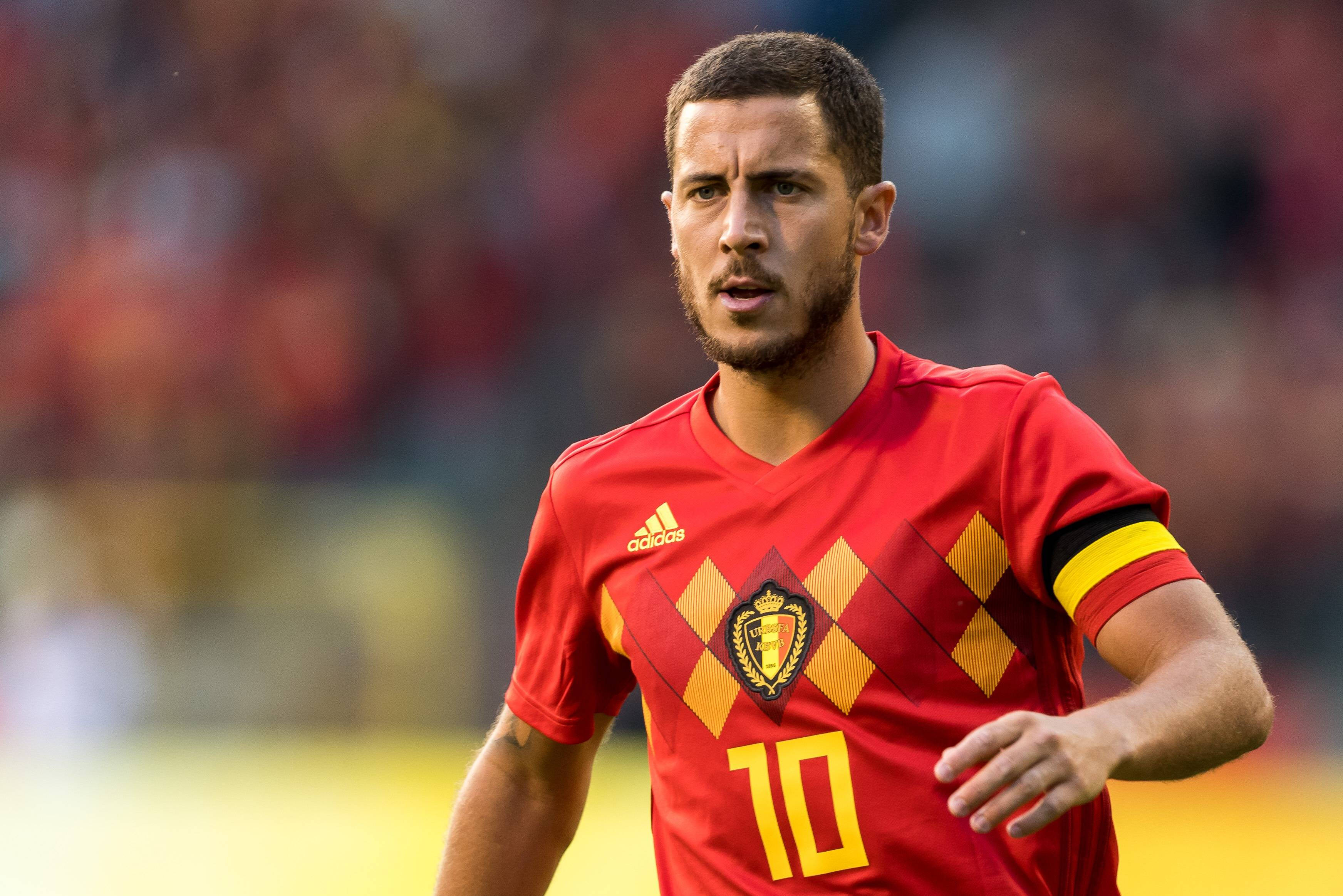 Belgium National Football Team, red jersey, number 10, 2K Desktop Wallpaper