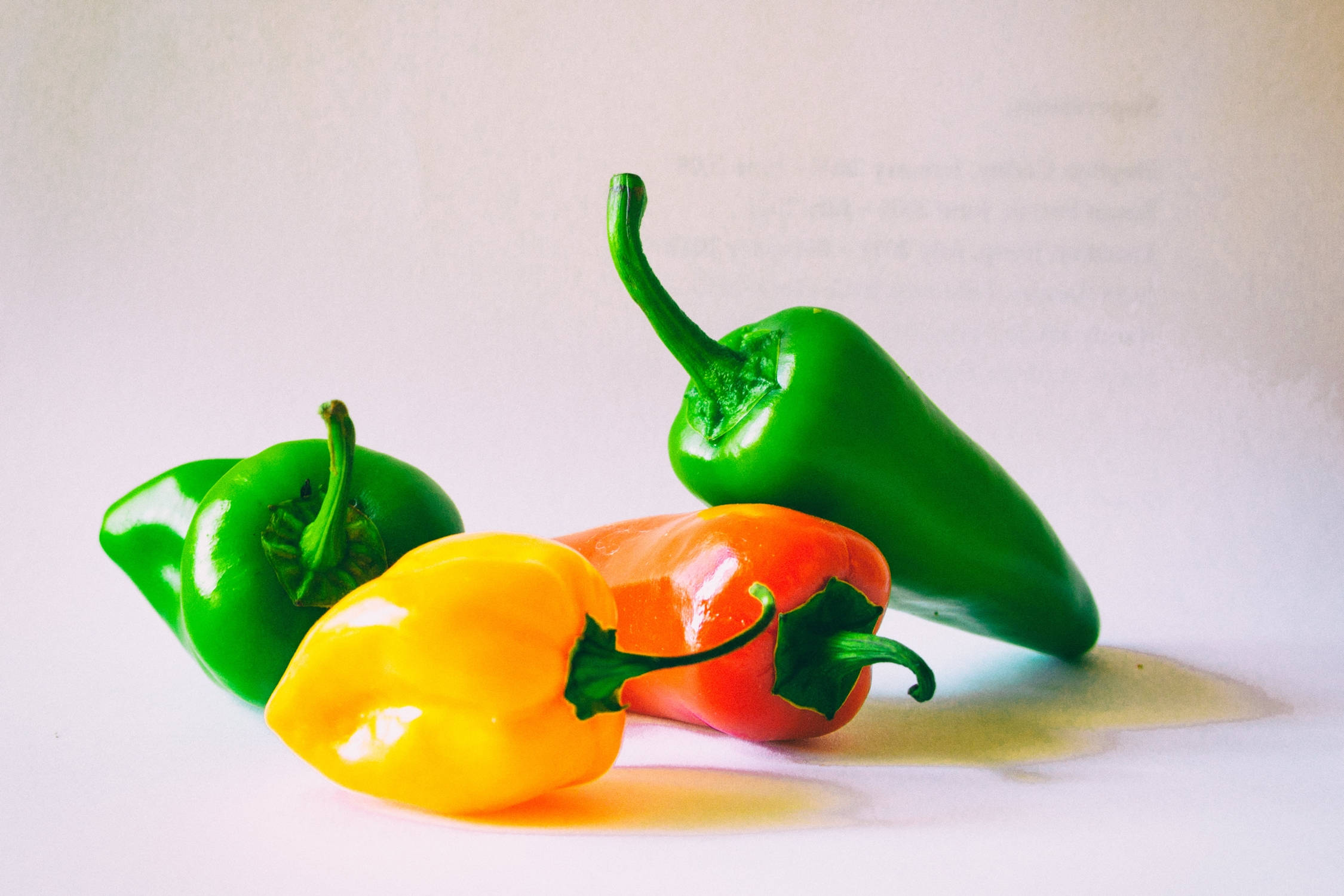 bell pepper, green, yellow, Full HD Desktop Wallpaper