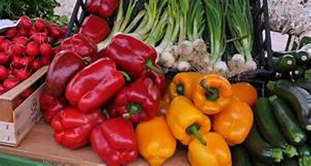red bell peppers, yellow peppers, radishes, SD Desktop Wallpaper