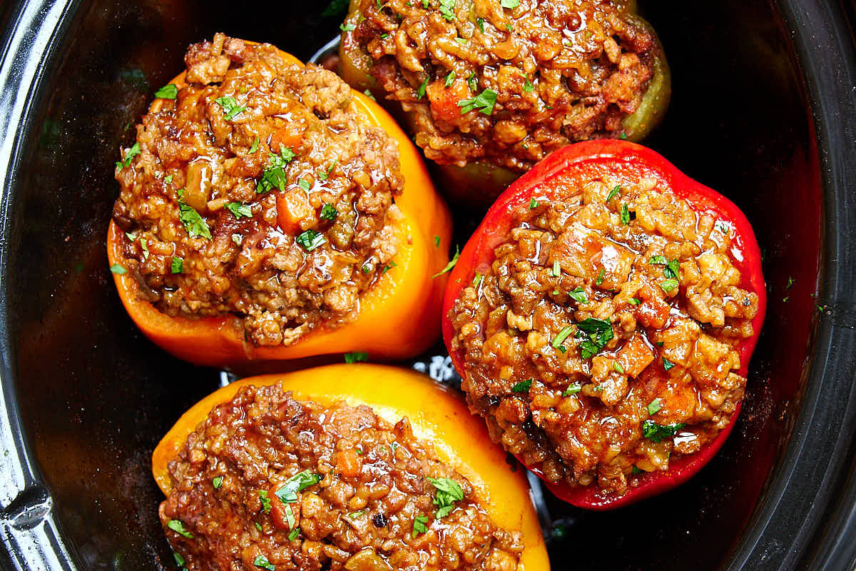 beef stuffed bell pepper fruits, slow cooker, savory meat filling, SD Desktop Wallpaper