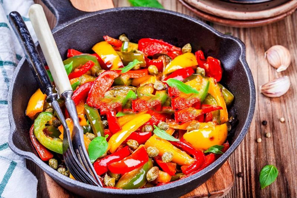 Italian Lecho Dish, bell peppers, capers, SD Desktop Wallpaper