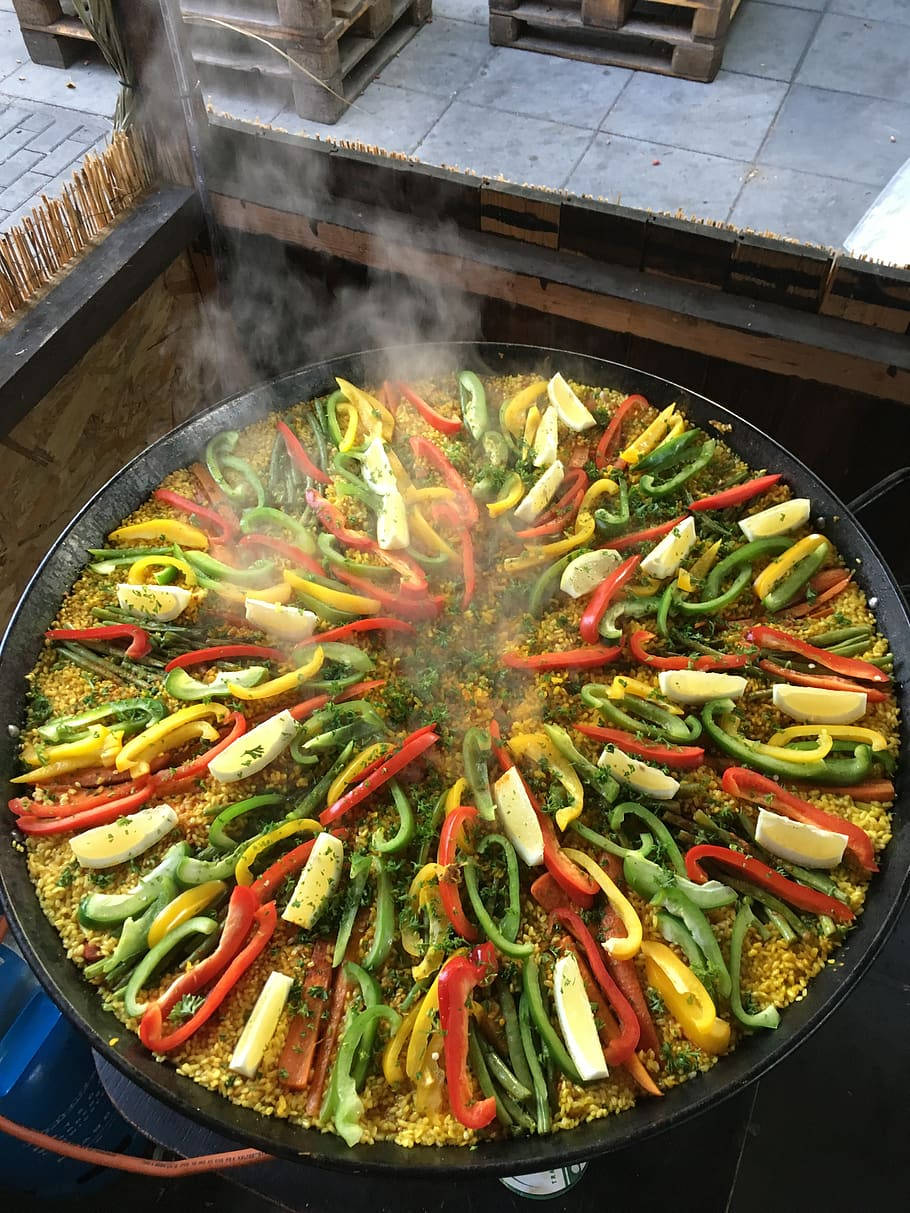 vegetable paella, bell peppers, lemon slices, SD Phone Wallpaper