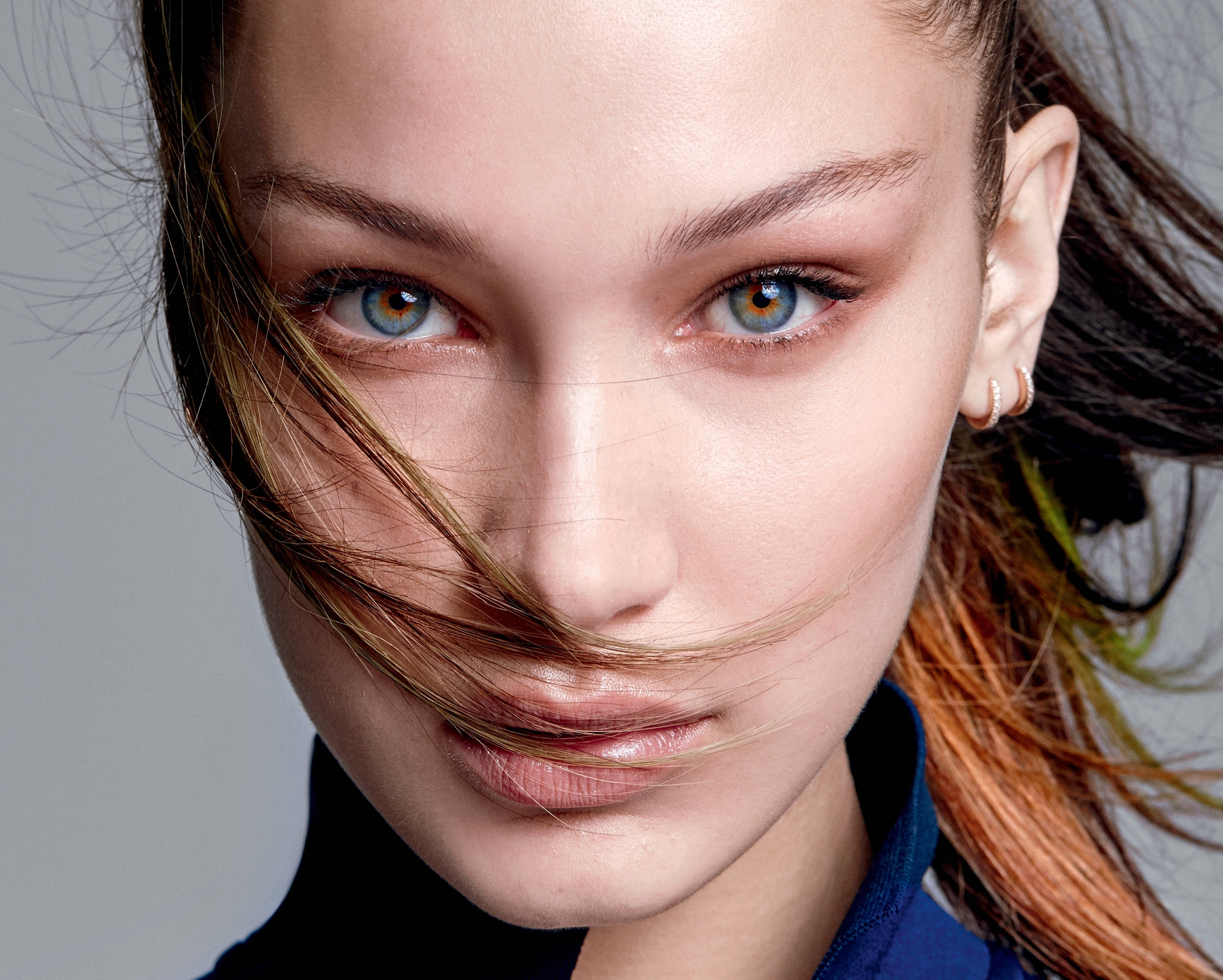 Bella Hadid, blue eyes, wind-blown hair, 2K Desktop Wallpaper