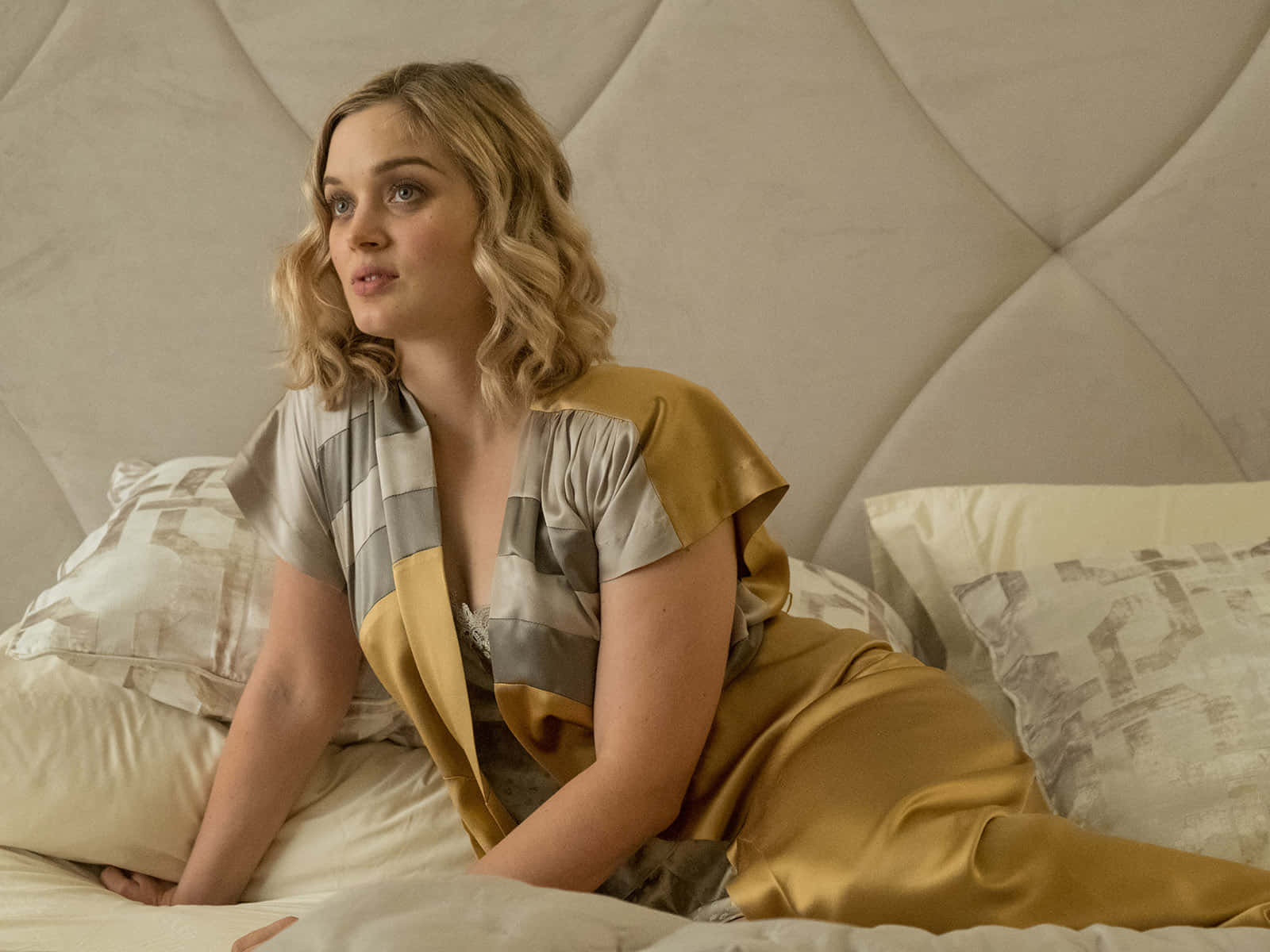 Bella Heathcote, bed, patterned pillows, HD Desktop Wallpaper