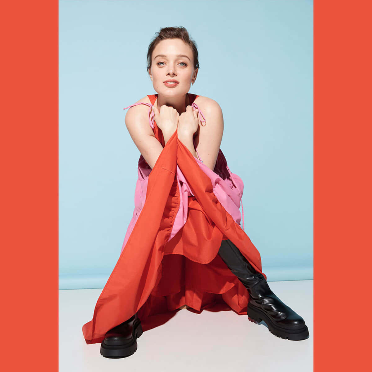 Bella Heathcote, vibrant red and pink layered dress, black boots, SD Desktop Wallpaper