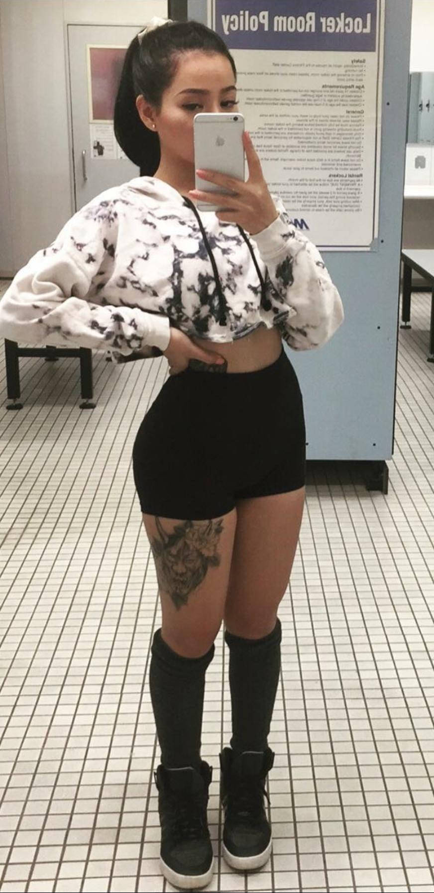 Bella Poarch, mirror selfie, tiled locker room, HD Phone Wallpaper