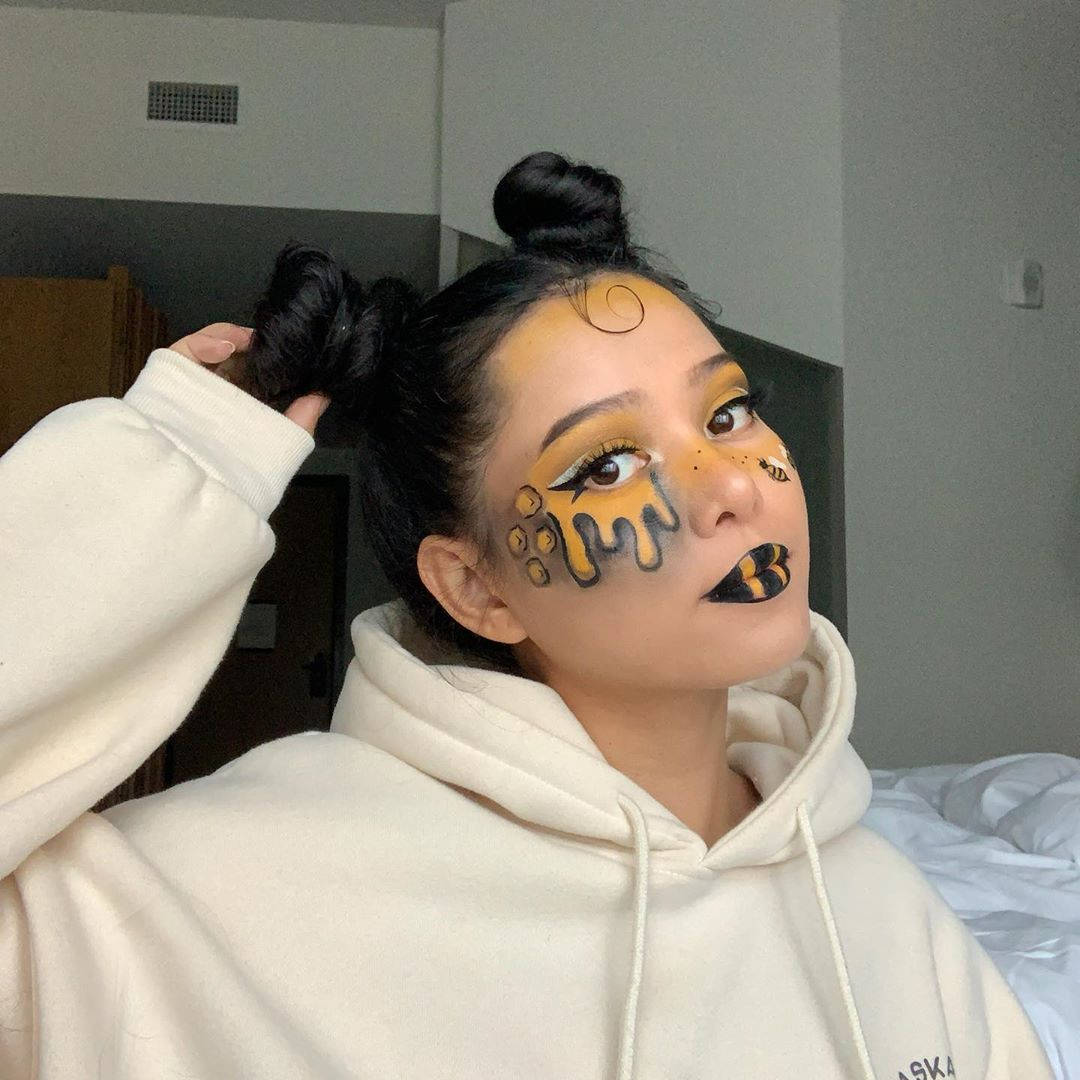 Bella Poarch, bee-themed makeup, two buns, SD Desktop Wallpaper