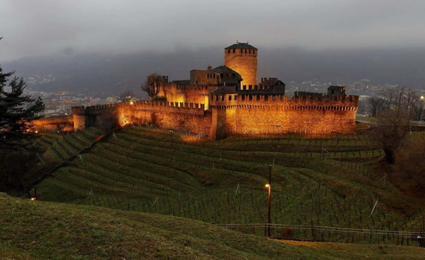 Bellinzona, medieval castle, dusk, HD Desktop Wallpaper