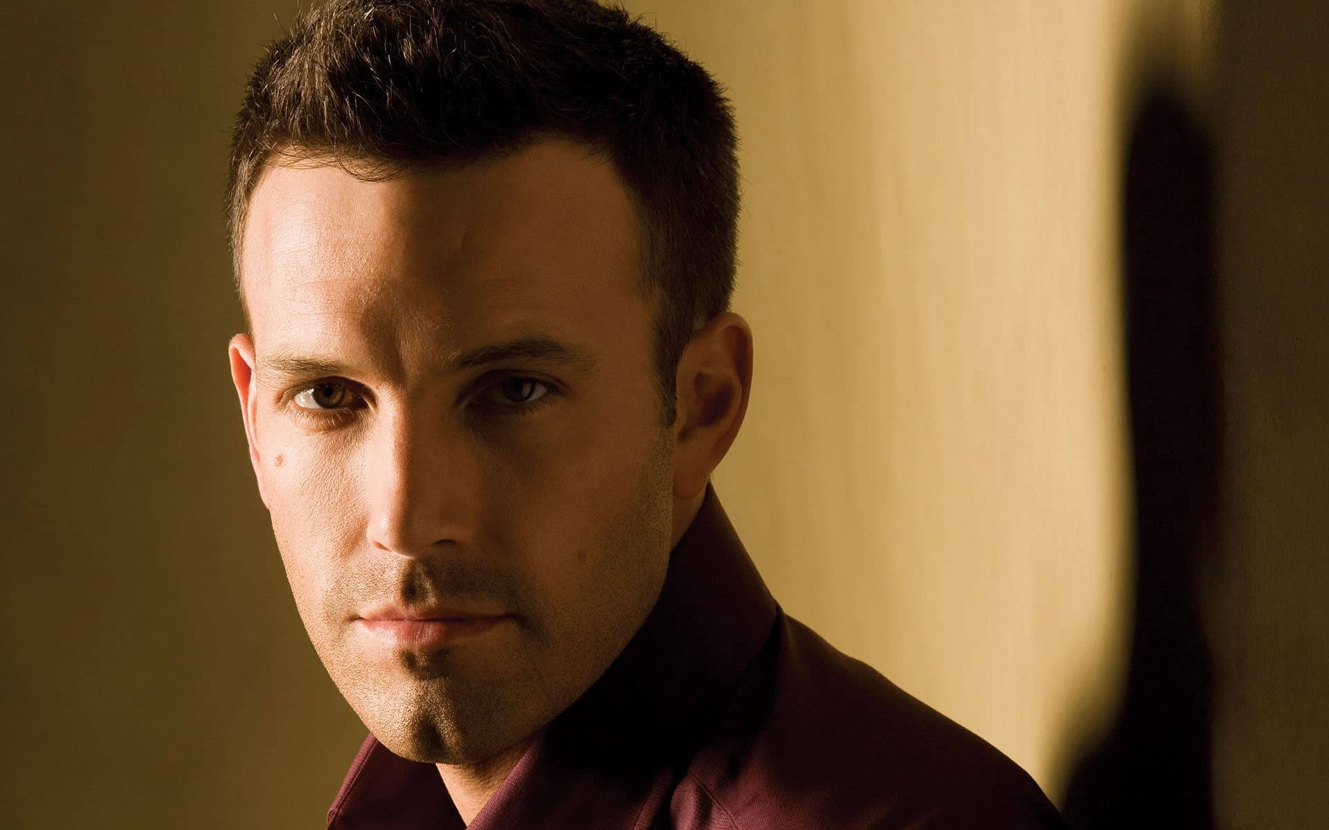 Ben Affleck, short dark hair, maroon shirt, Full HD Desktop Wallpaper