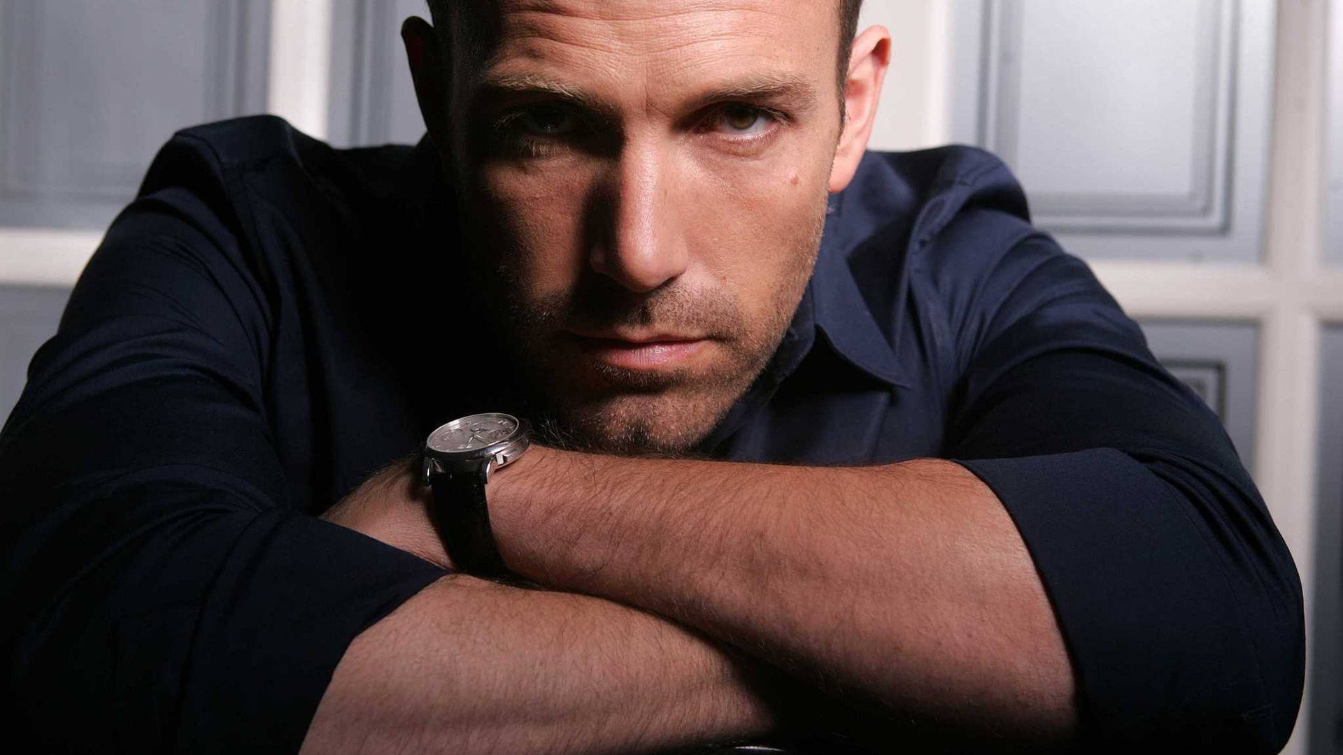 Ben Affleck, dark shirt, arms crossed, Full HD Desktop Wallpaper