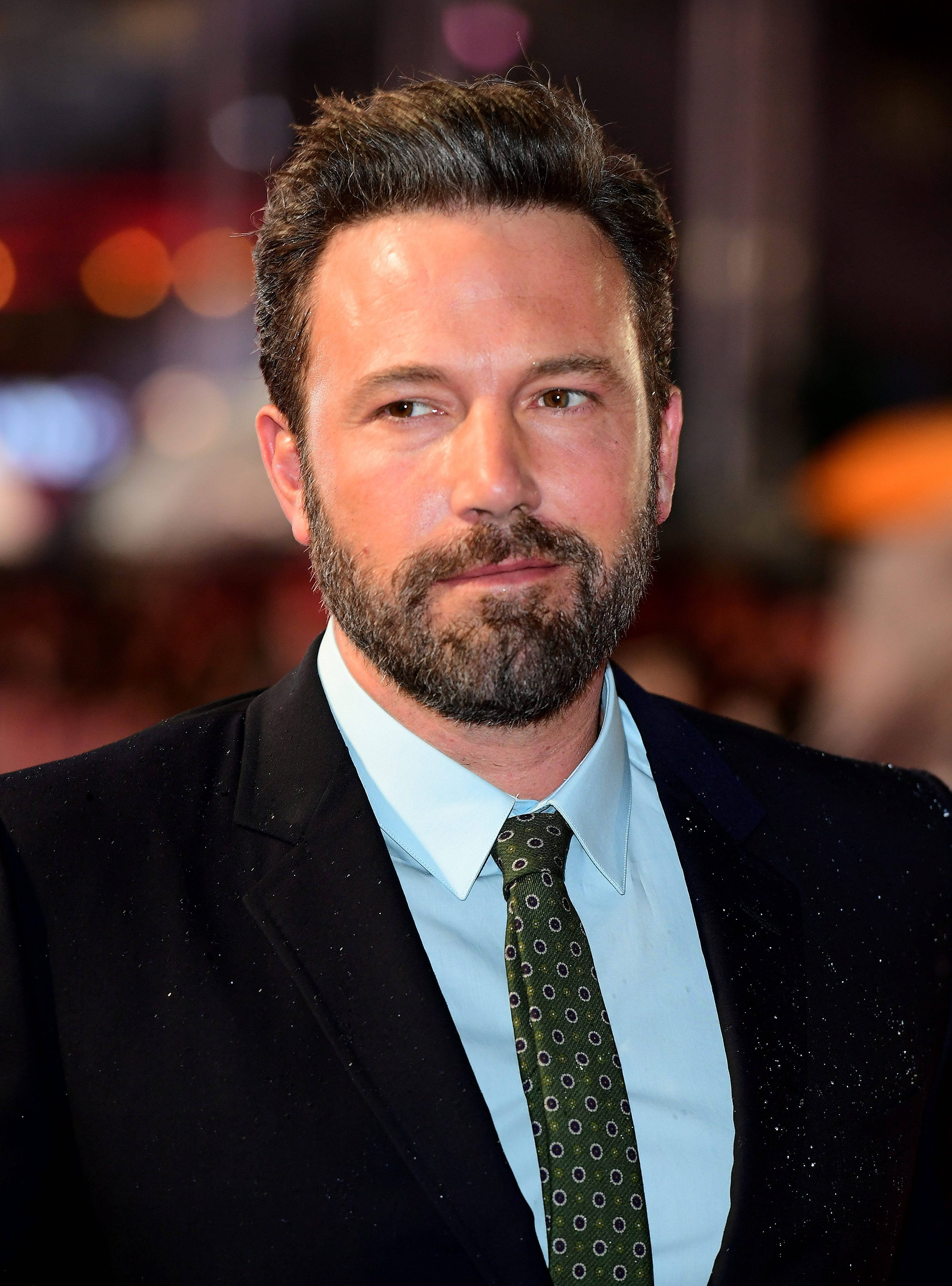 Ben Affleck, green tie, black suit, 4K Phone Wallpaper