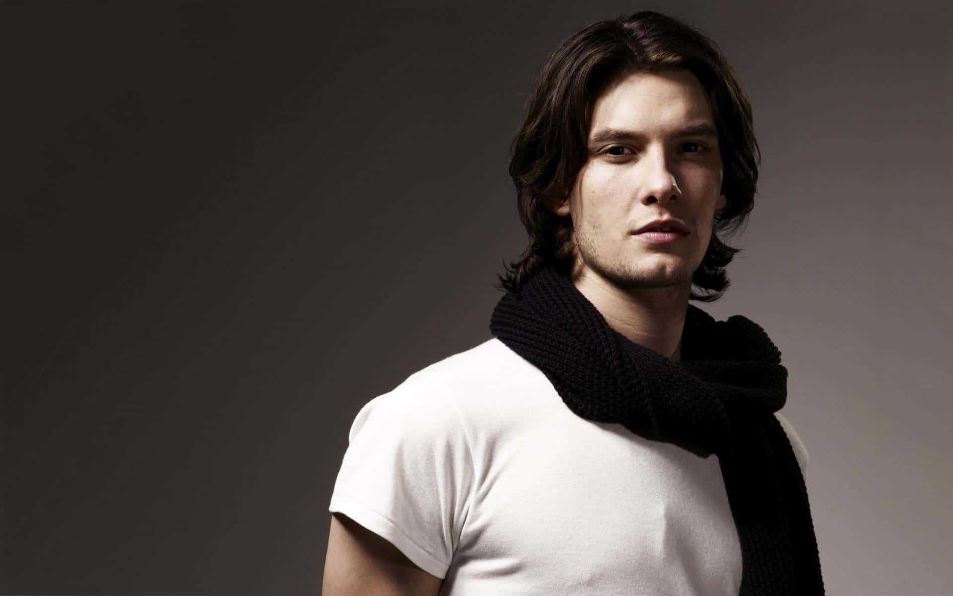 Ben Barnes, black and white photo, white t-shirt, Full HD Desktop Wallpaper