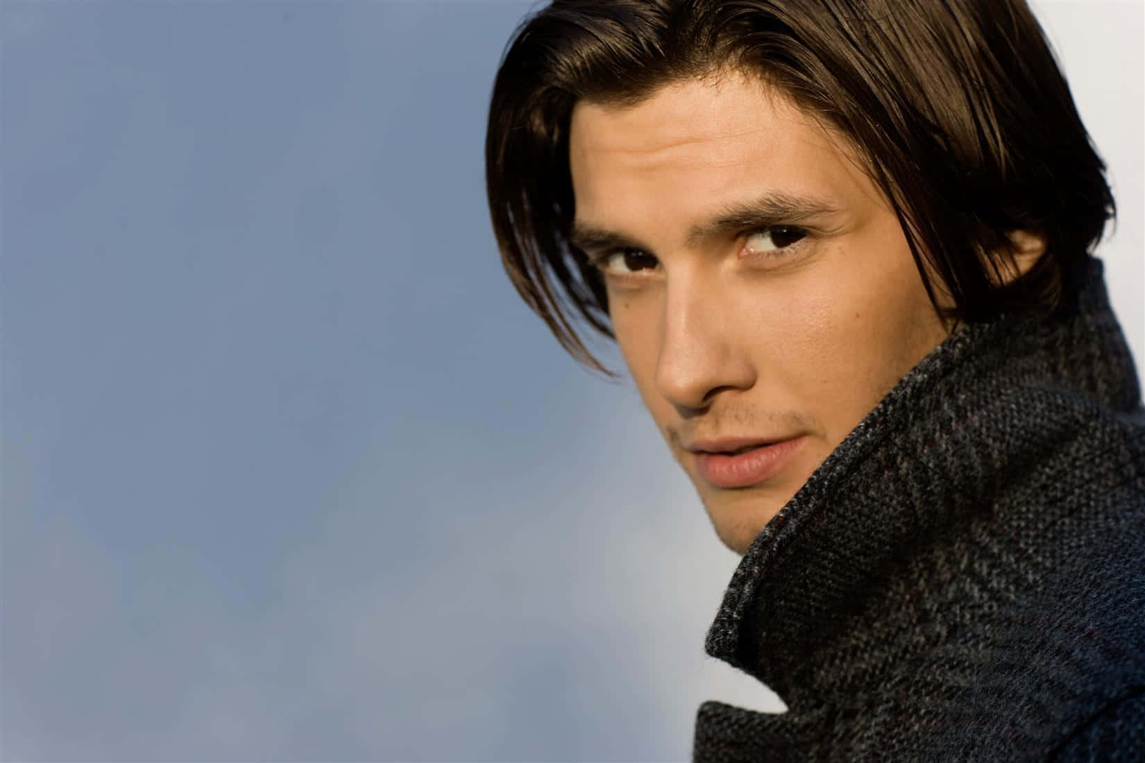 Ben Barnes, dark hair, intense gaze, HD Desktop Wallpaper