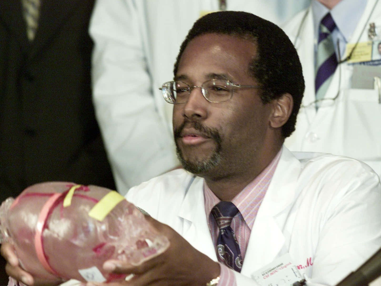 Ben Carson, white coat, transparent anatomical model, HD Desktop Wallpaper