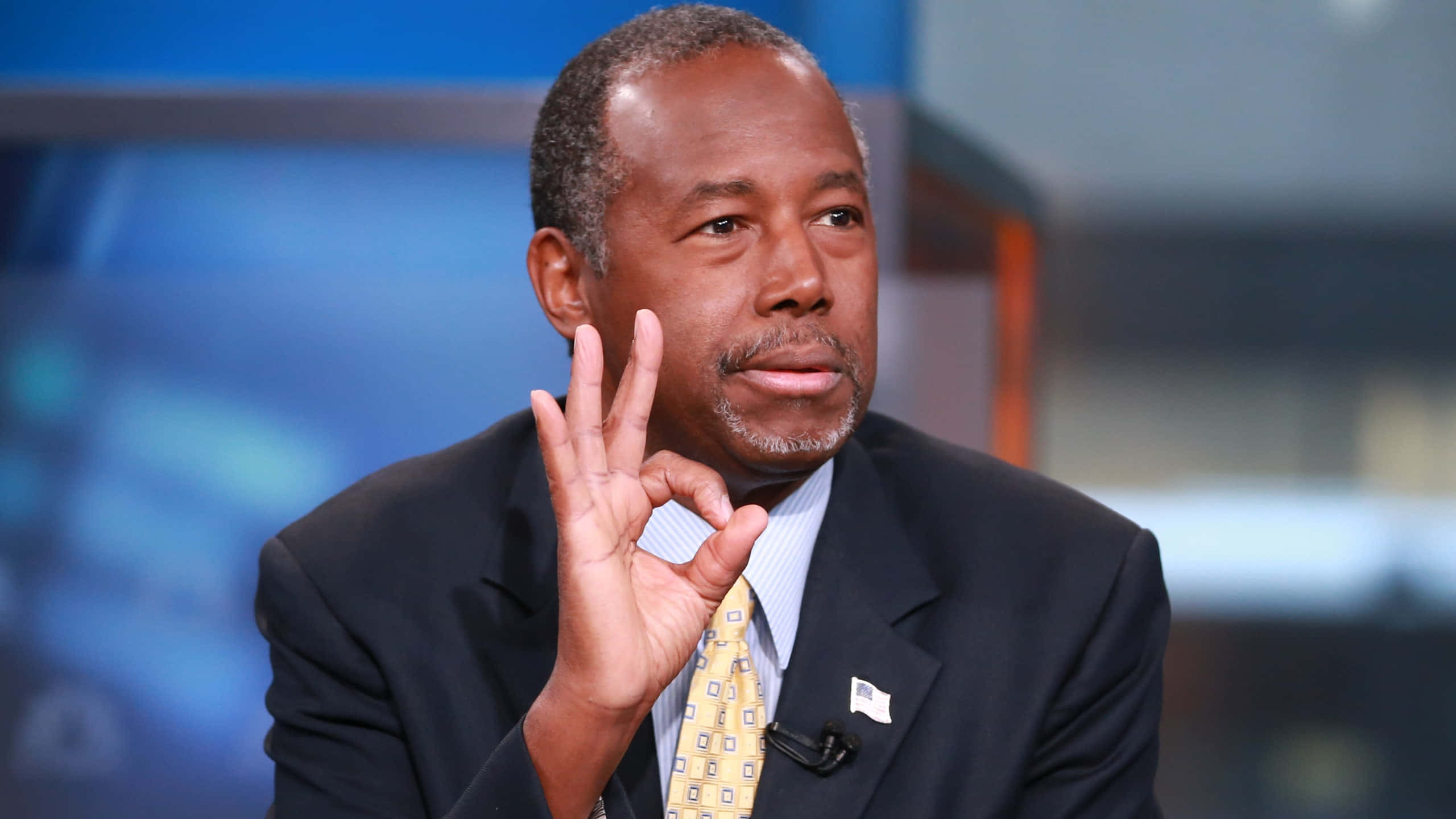 Ben Carson, okay sign, suit, 2K Desktop Wallpaper
