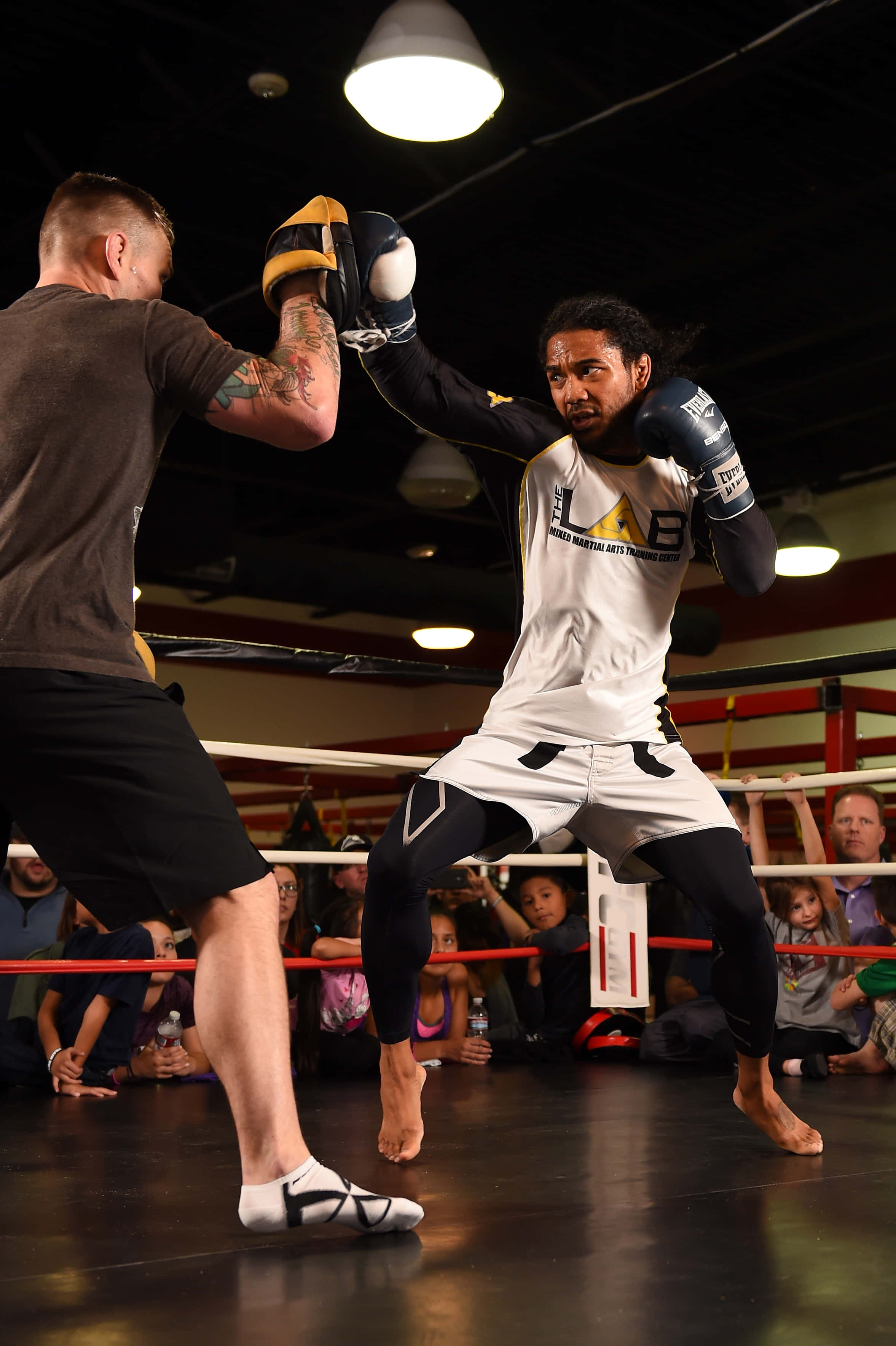 Ben Henderson, American MMA Fighter, boxing ring, 2K Phone Wallpaper