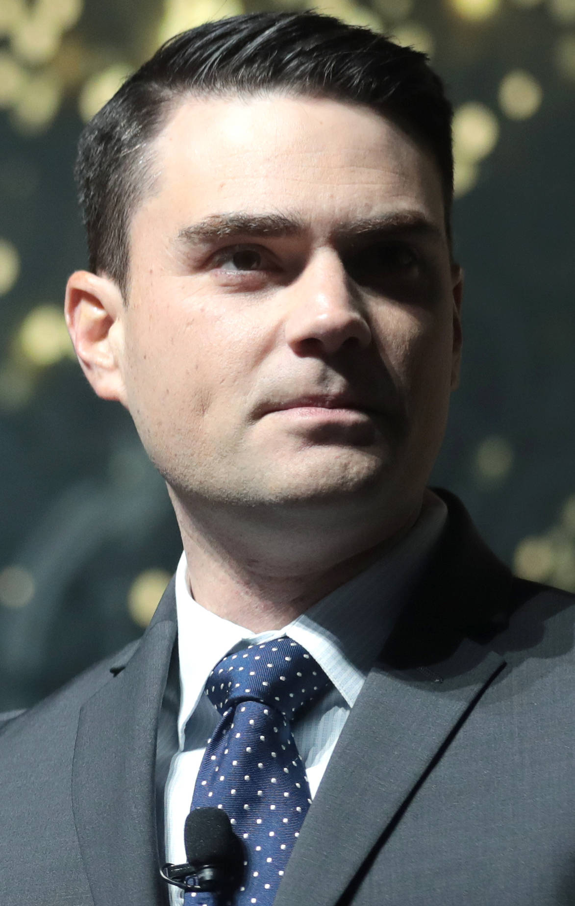 Ben Shapiro, gray suit, polka dot tie, HD Phone Wallpaper