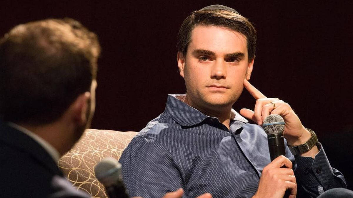 Ben Shapiro, blue shirt, microphone, SD Desktop Wallpaper
