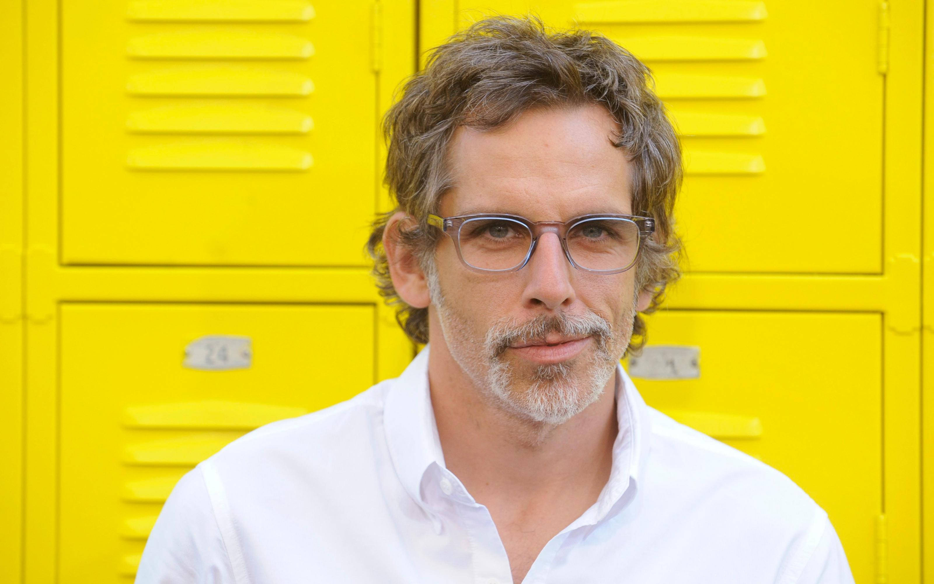 Ben Stiller, glasses, white shirt, 2K Desktop Wallpaper