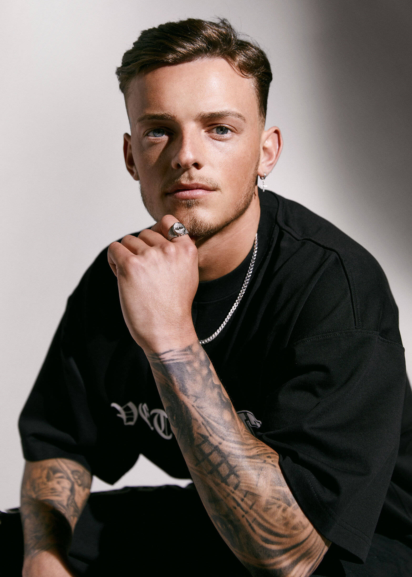 Ben White, tattoos, ring, Full HD Phone Wallpaper