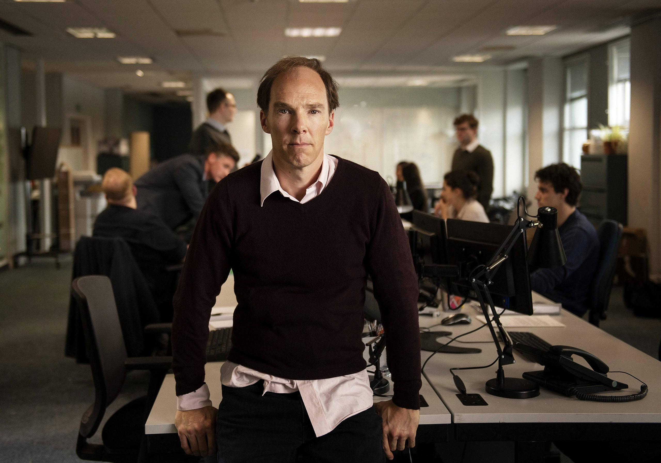 Benedict Cumberbatch, office worker, dark sweater, 2K Desktop Wallpaper
