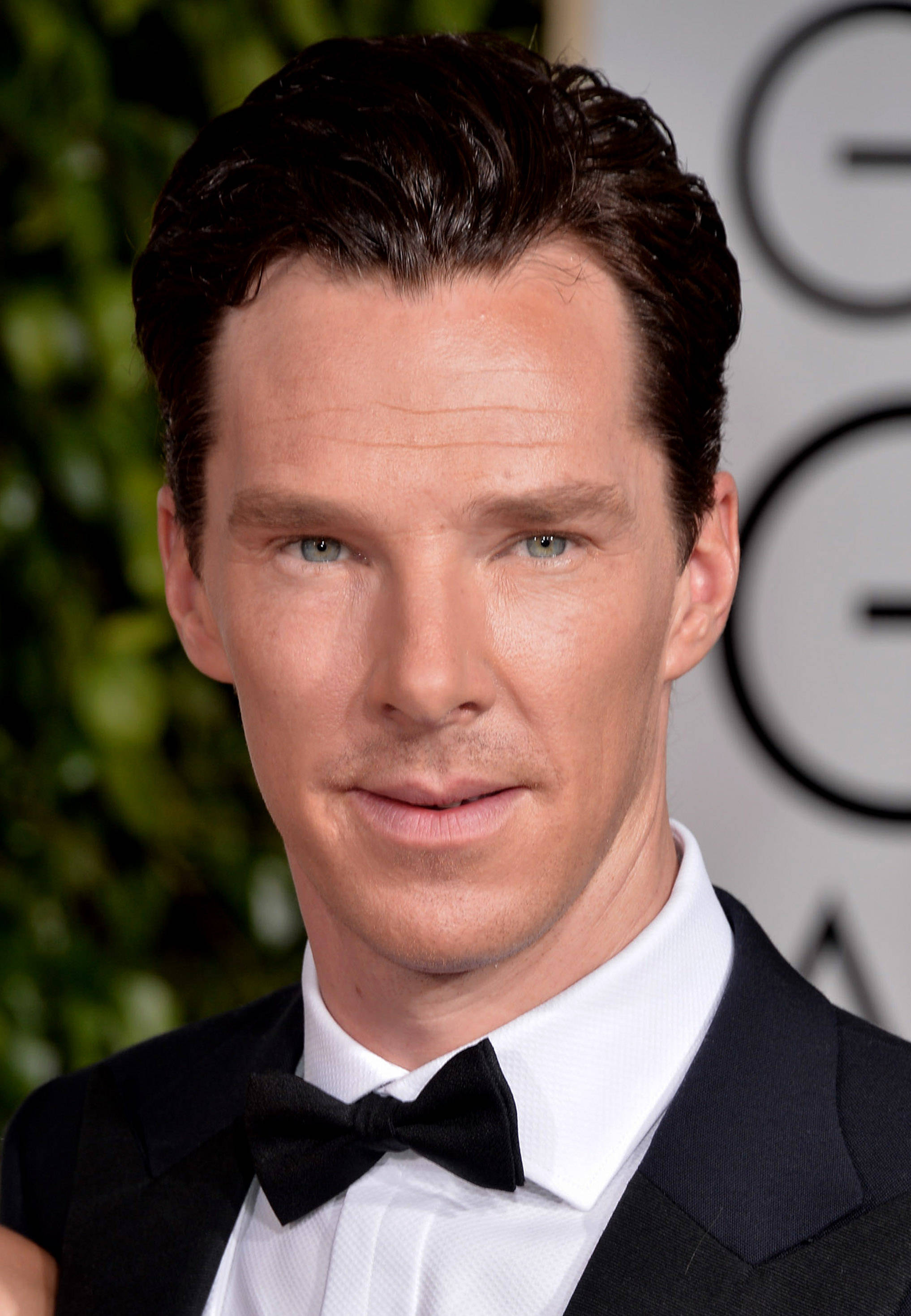 Benedict Cumberbatch, black tuxedo, bow tie, 2K Phone Wallpaper