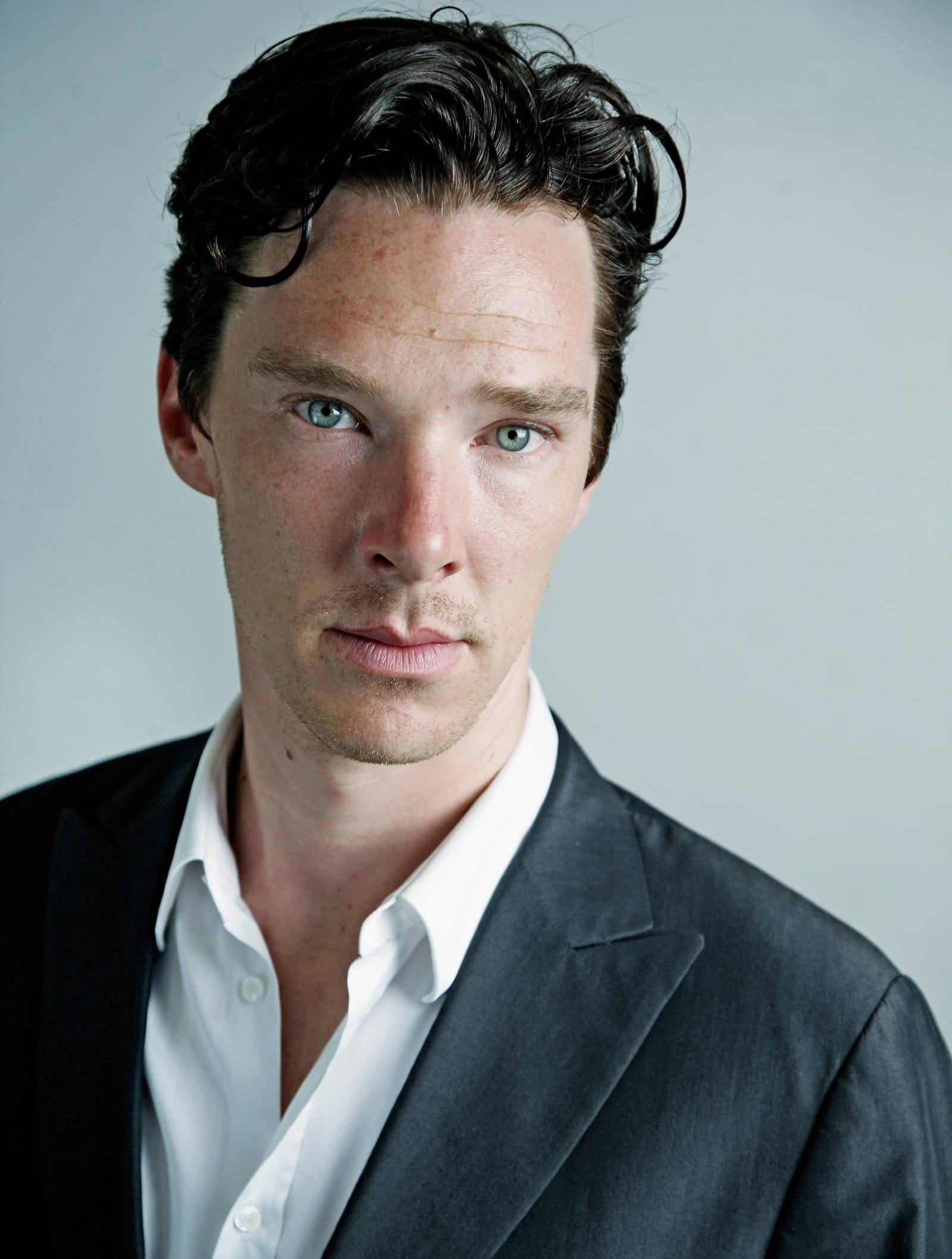 Benedict Cumberbatch, intense blue eyes, dark hair, Full HD Phone Wallpaper